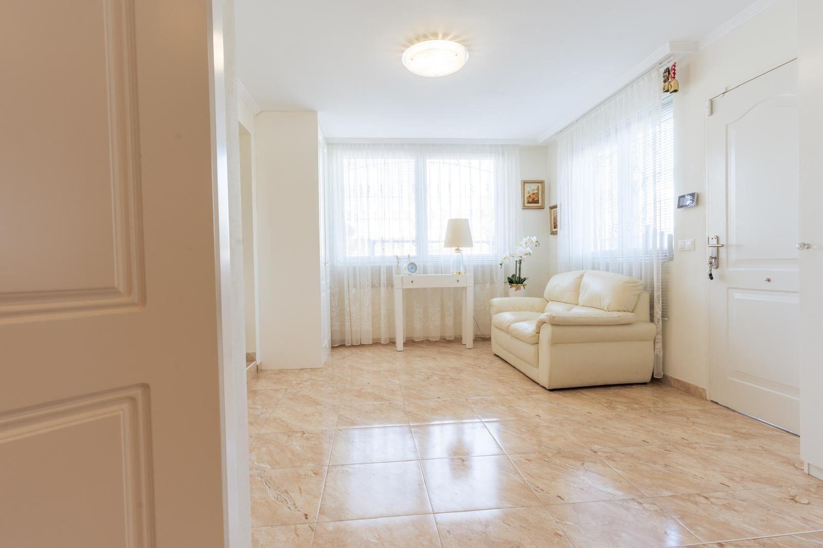 Master bedroom in villa for sale in Torrevieja