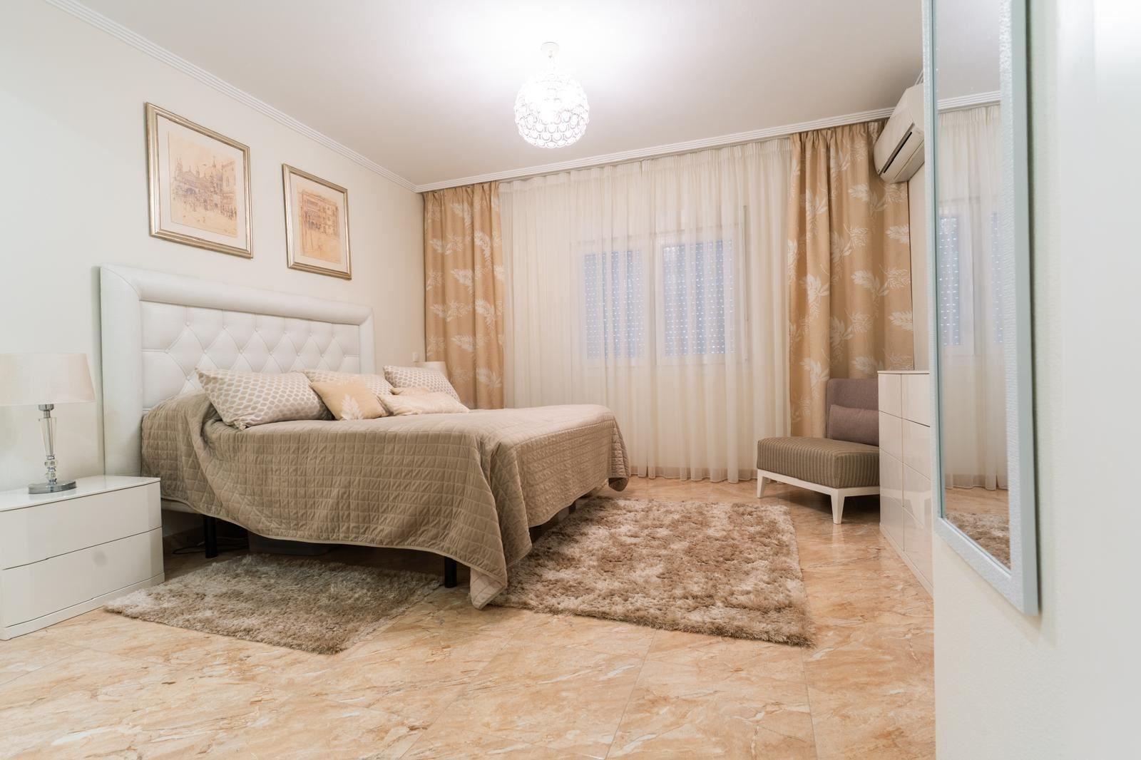 Dining area in villa for sale in Torrevieja