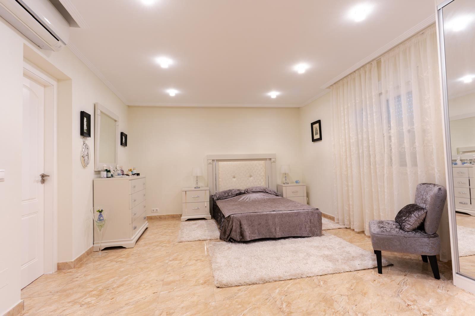 Dining area in villa for sale in Torrevieja