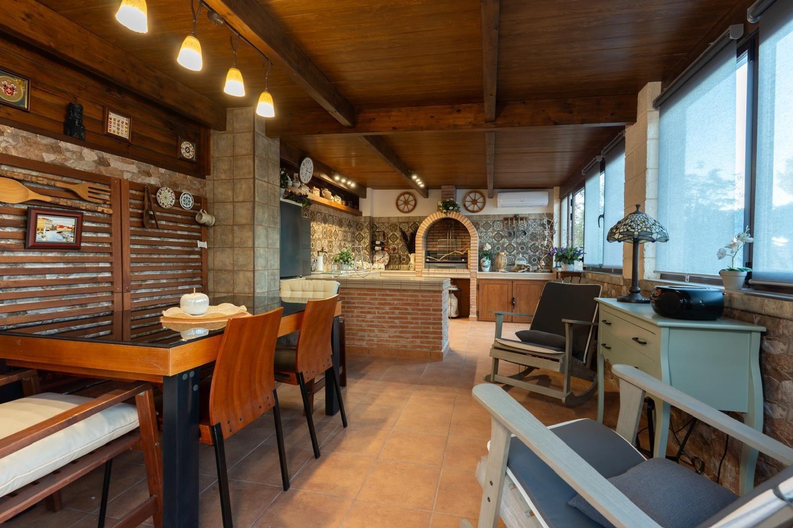 Terrace in villa for sale in Torrevieja