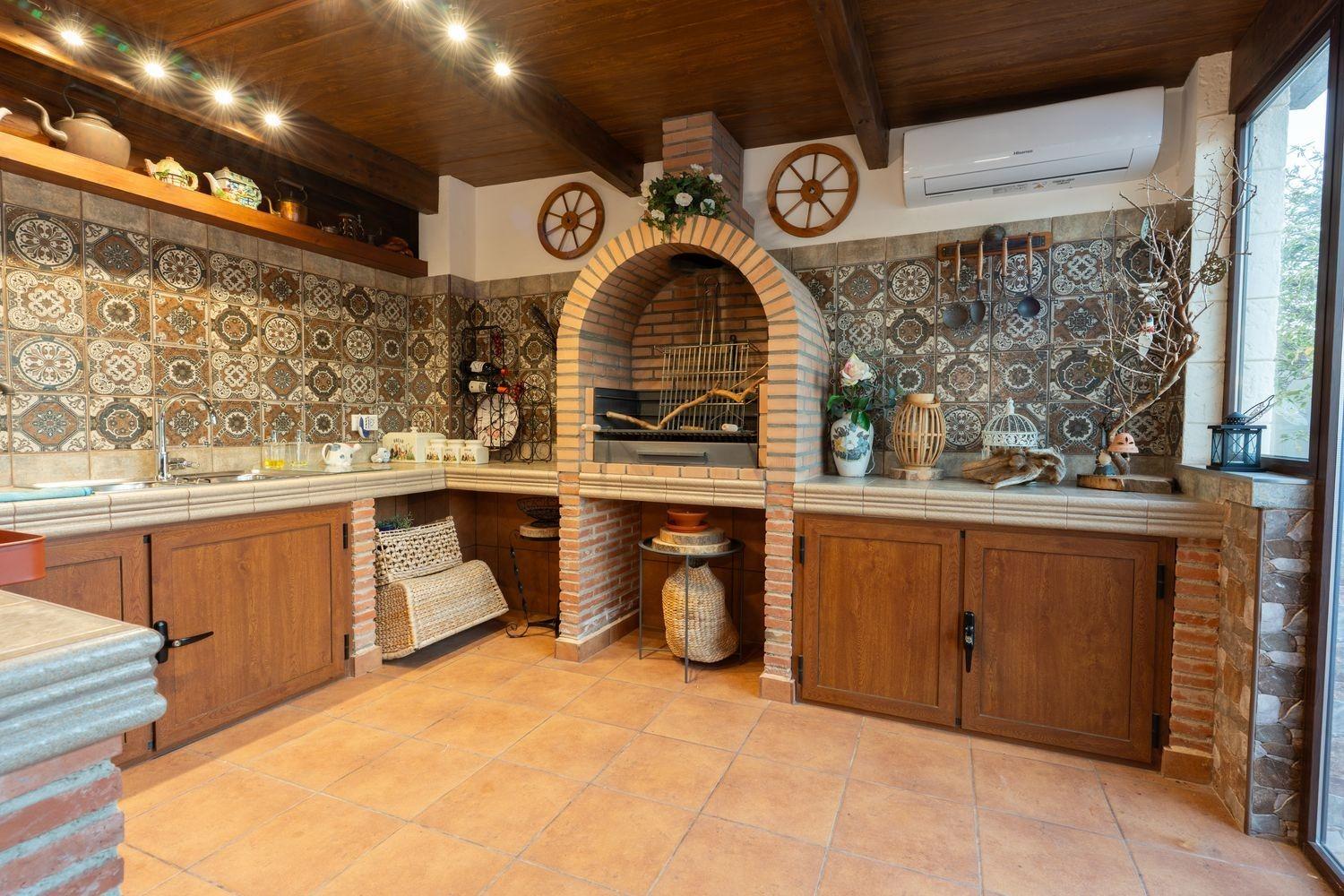 Pool area in villa for sale in Torrevieja