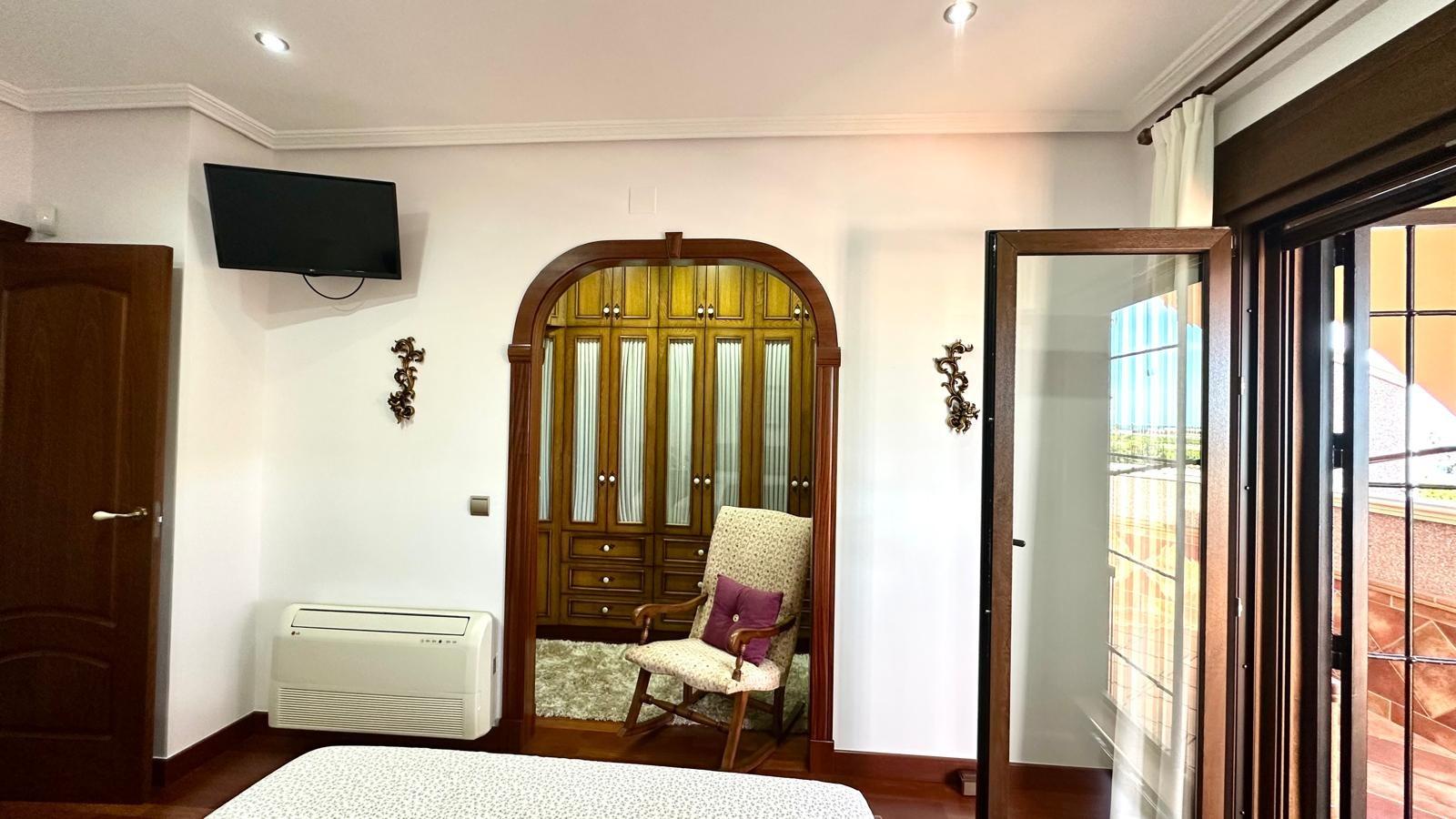 Exterior view in terraced for sale in Torrevieja