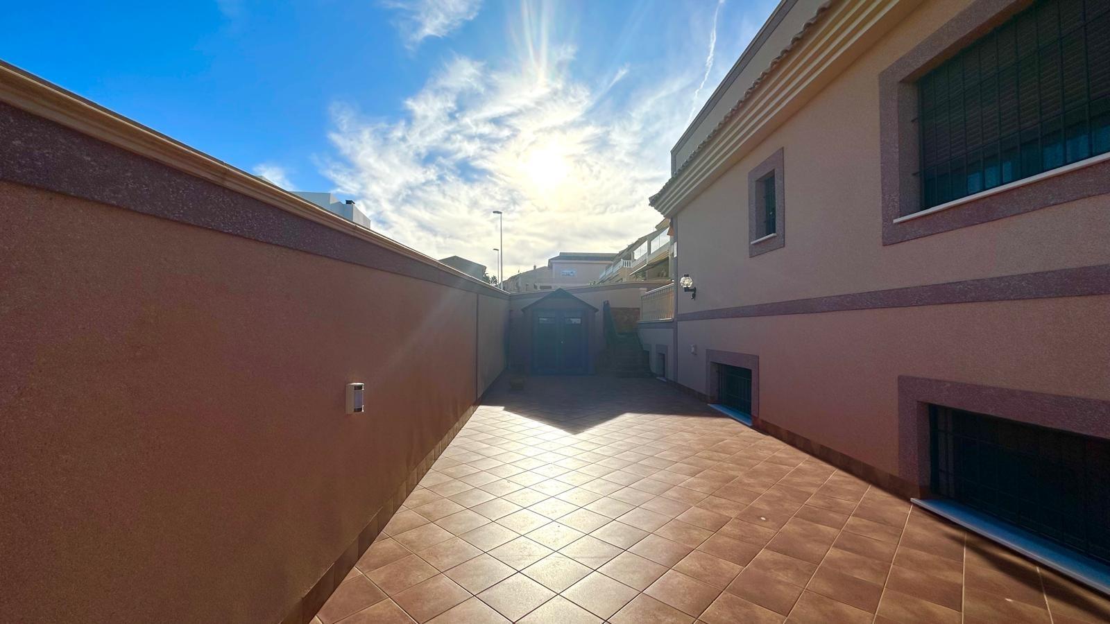 Garden in terraced for sale in Torrevieja