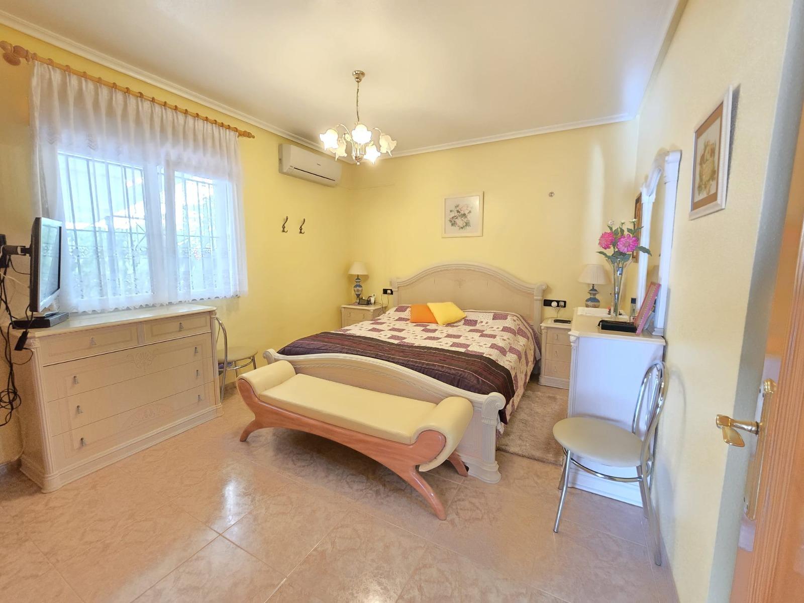 Exterior view in villa for sale in Orihuela Costa