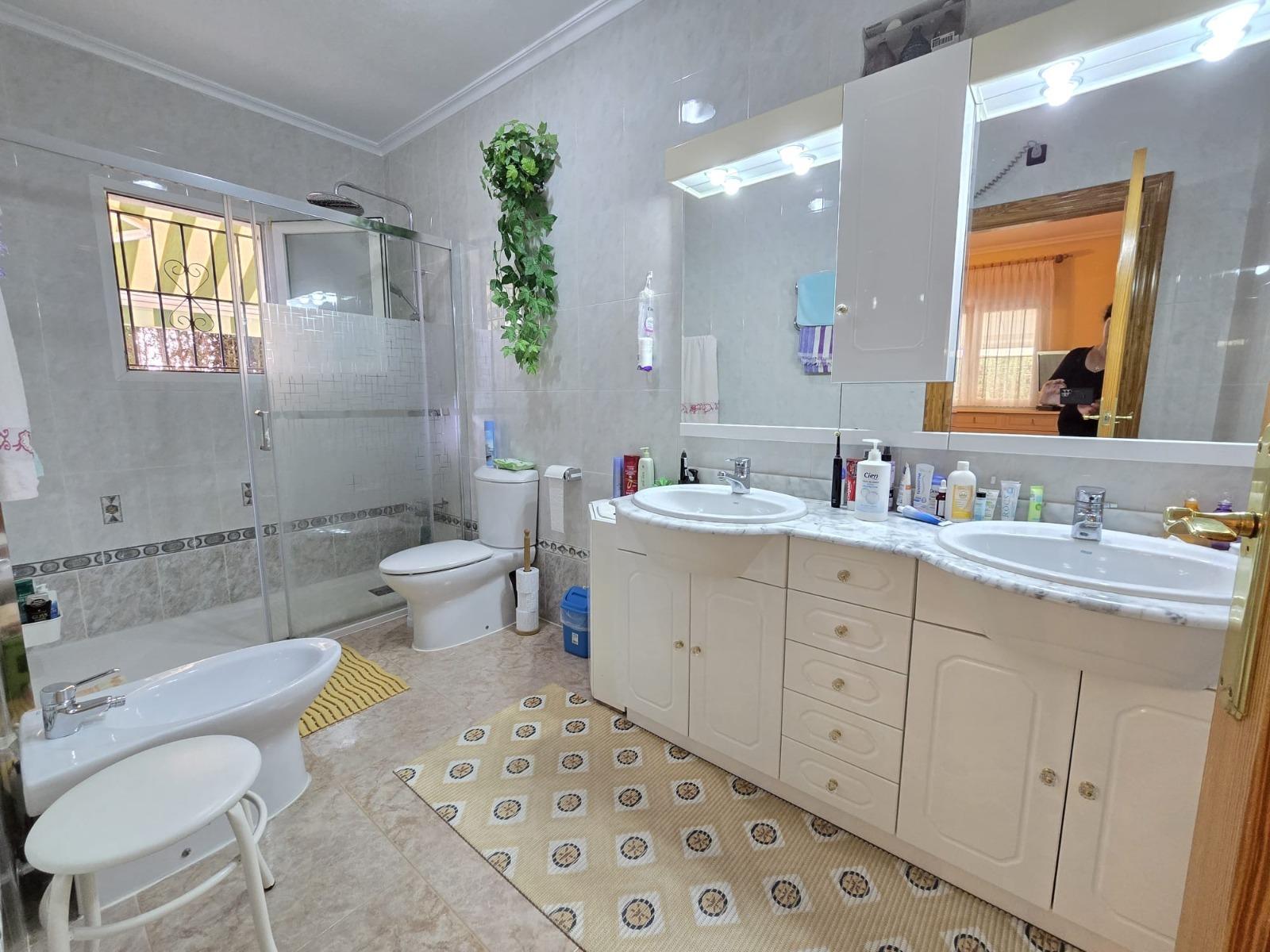 Garden in villa for sale in Orihuela Costa