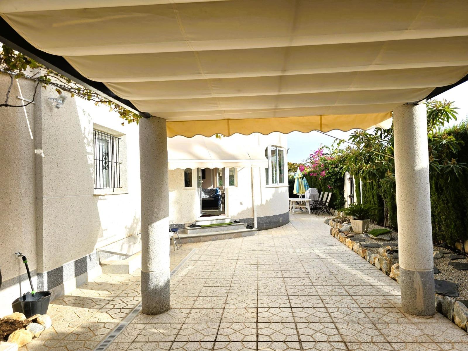Terrace in villa for sale in Orihuela Costa