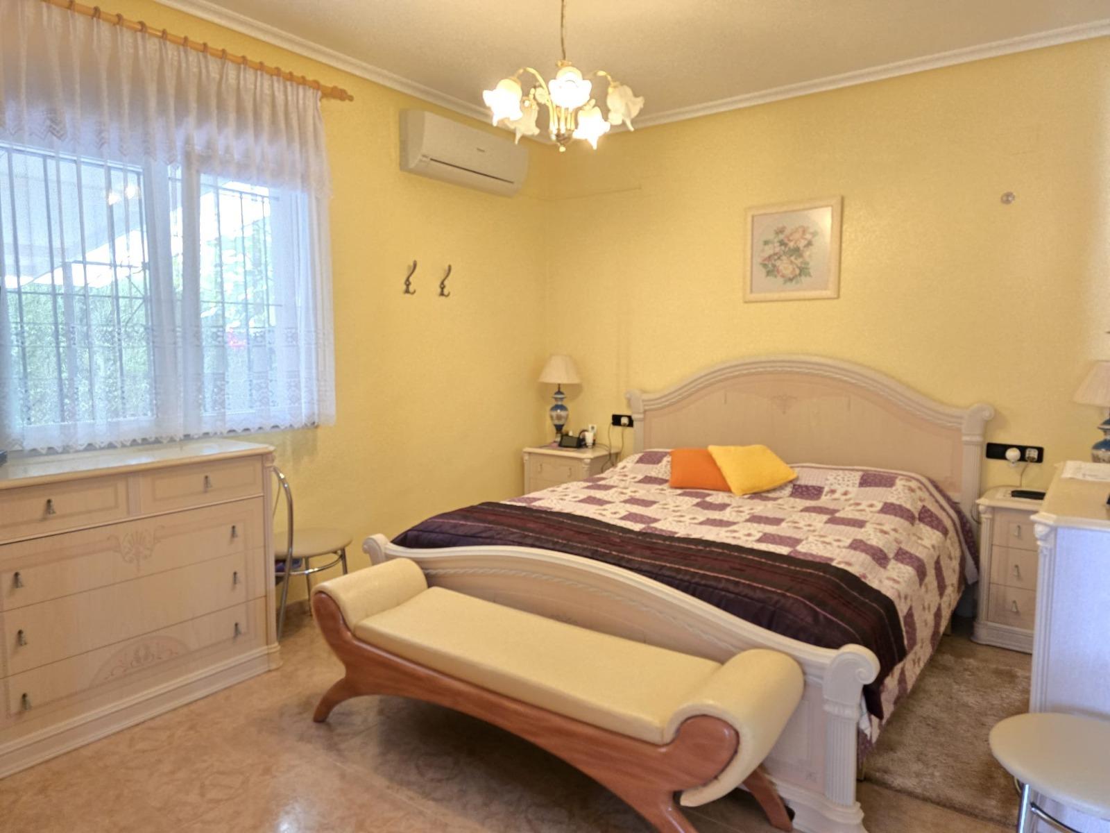 Bedroom in villa for sale in Orihuela Costa