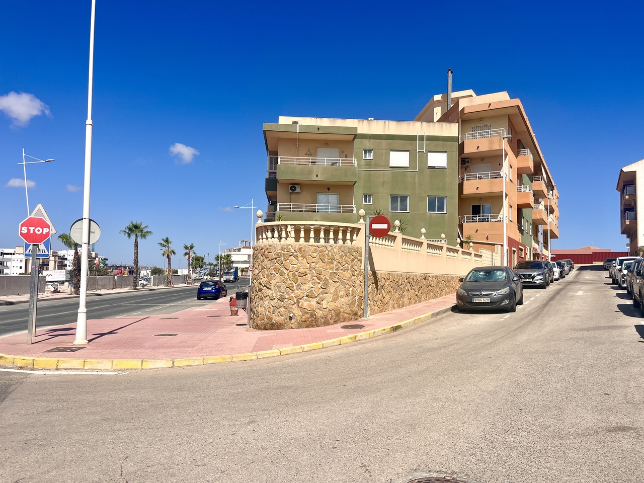 Living room in apartment for sale in San Miguel de Salinas