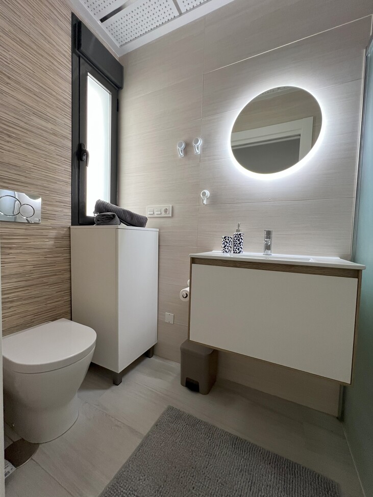 Bedroom in apartment for sale in Torrevieja