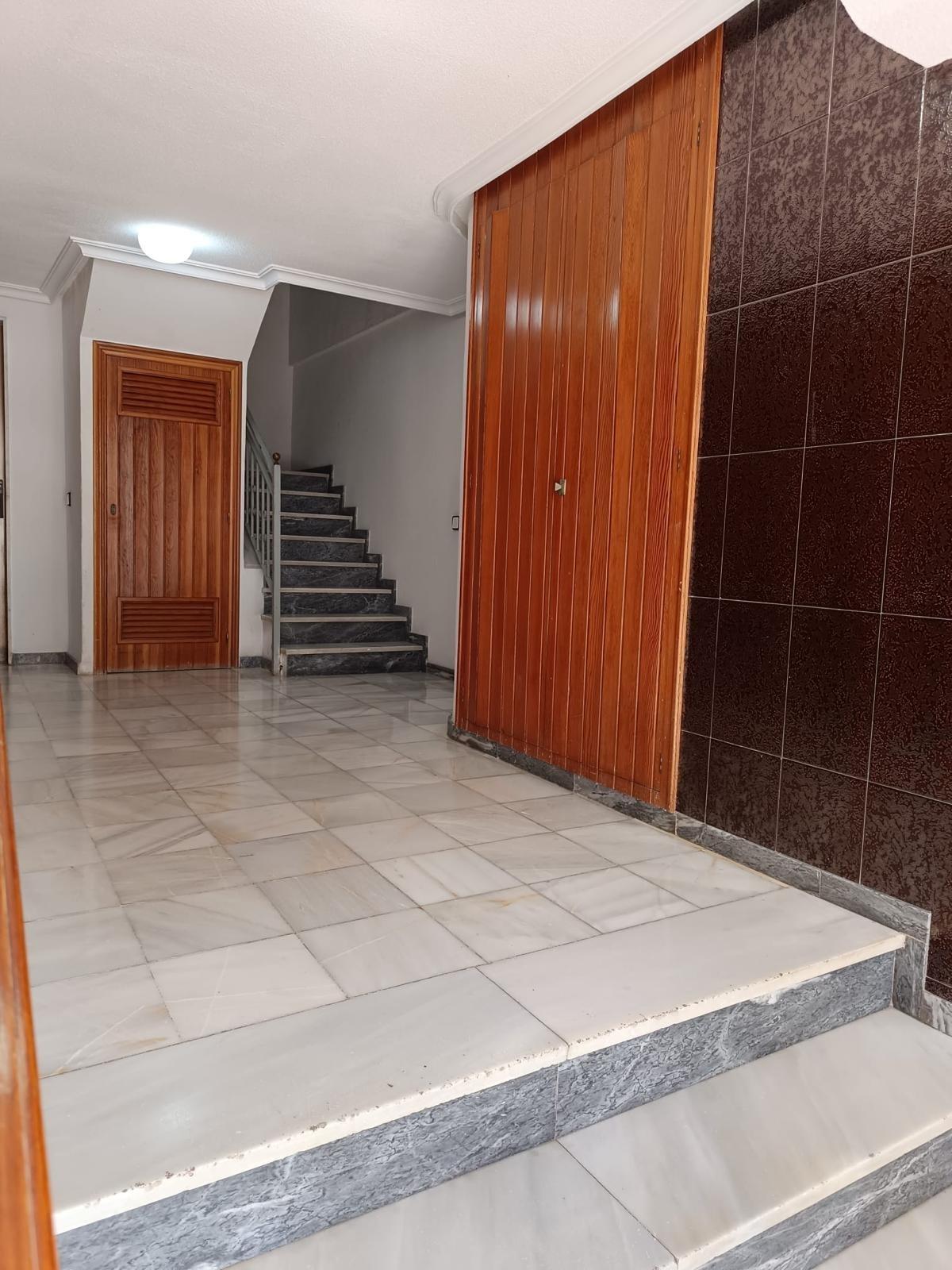 Terrace in commercial for sale in El Altet