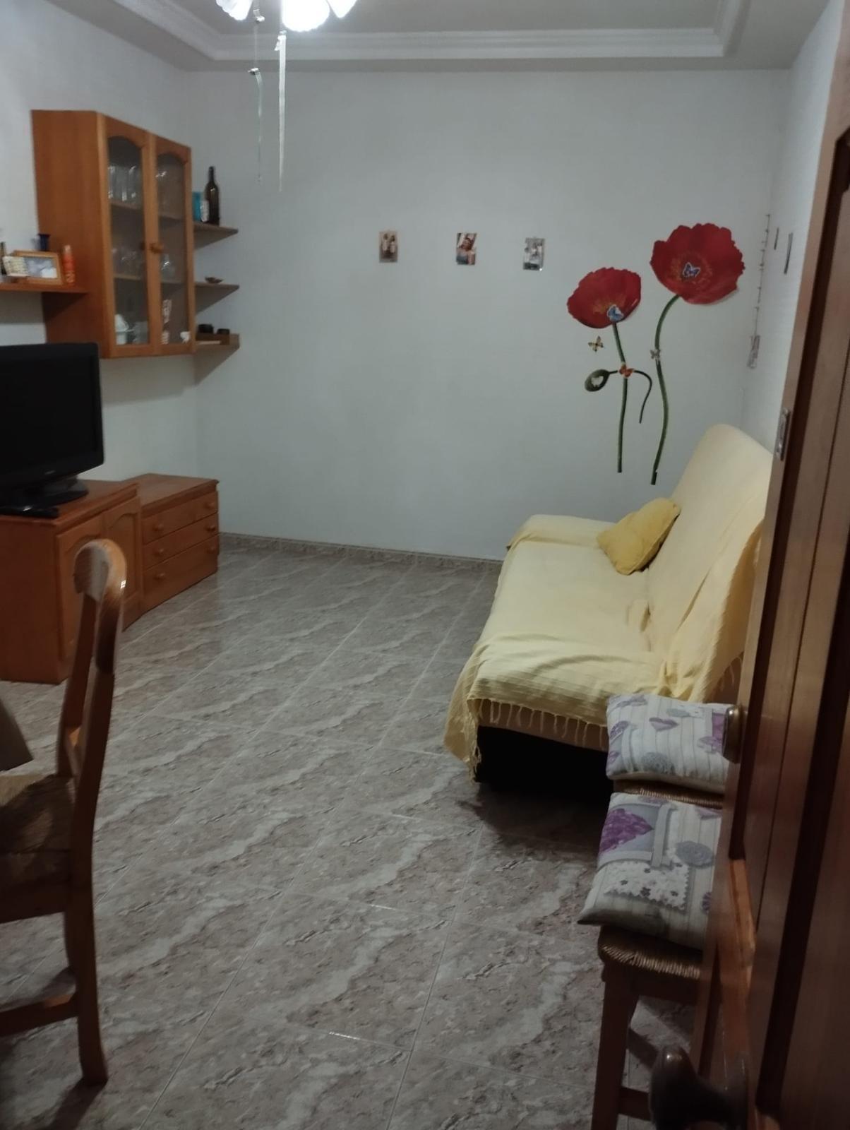 Bedroom in apartment for sale in Torrevieja