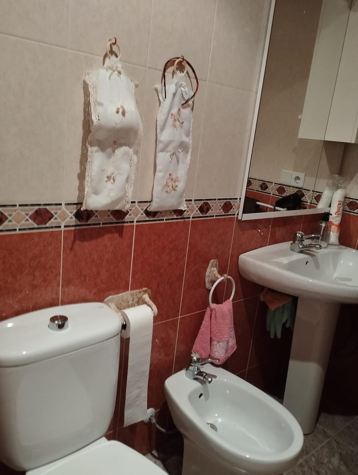 Bedroom in apartment for sale in Torrevieja