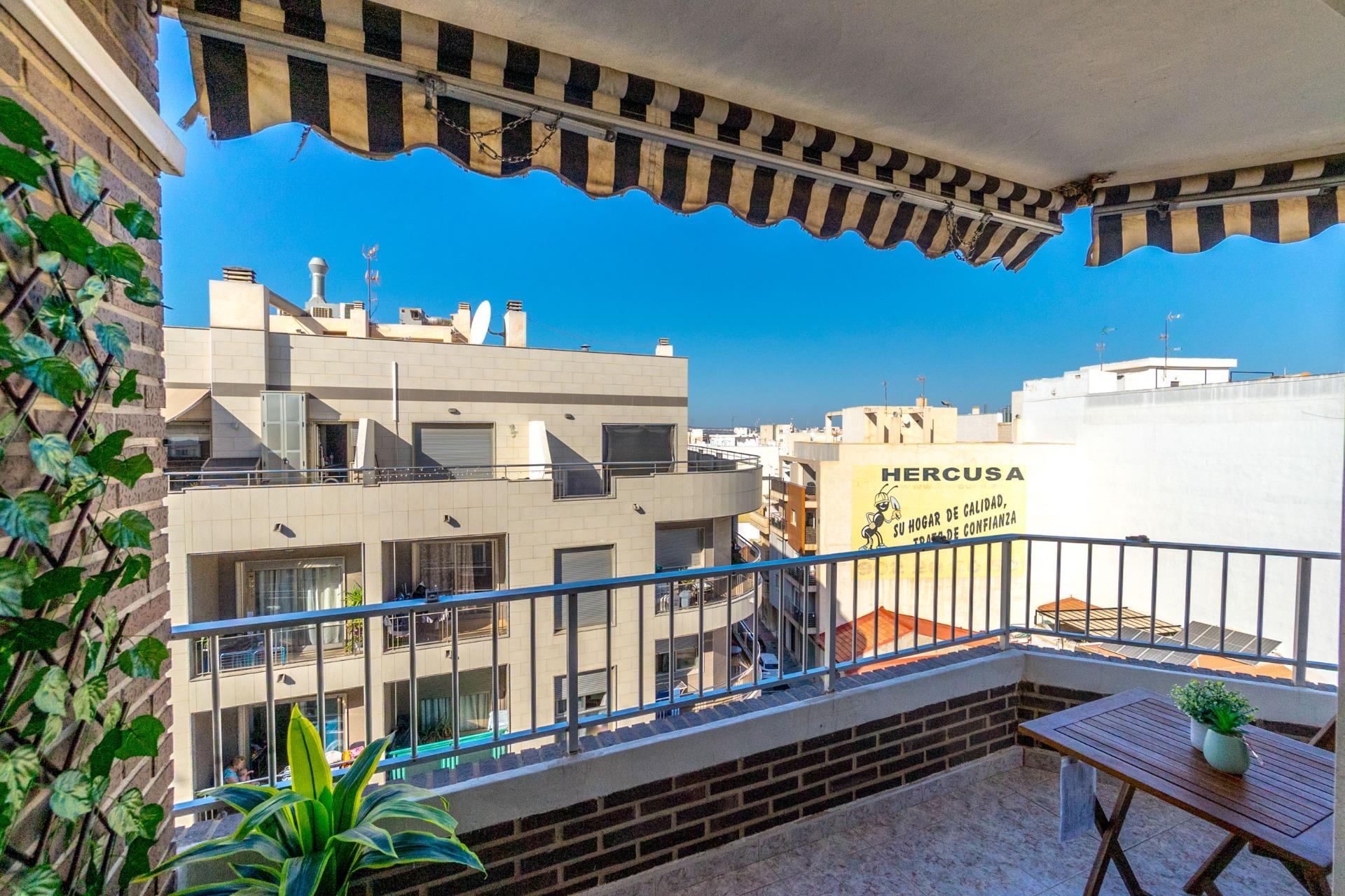 Master bedroom in apartment for sale in Torrevieja