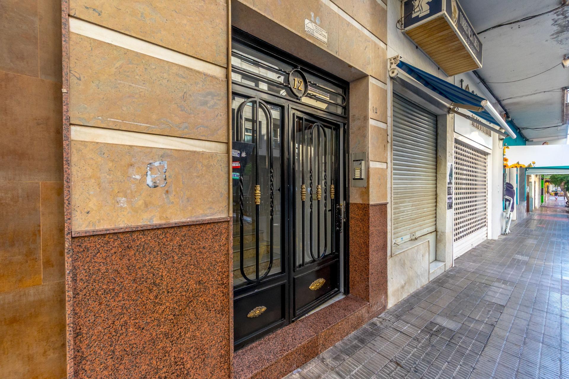 Terrace in apartment for sale in Torrevieja