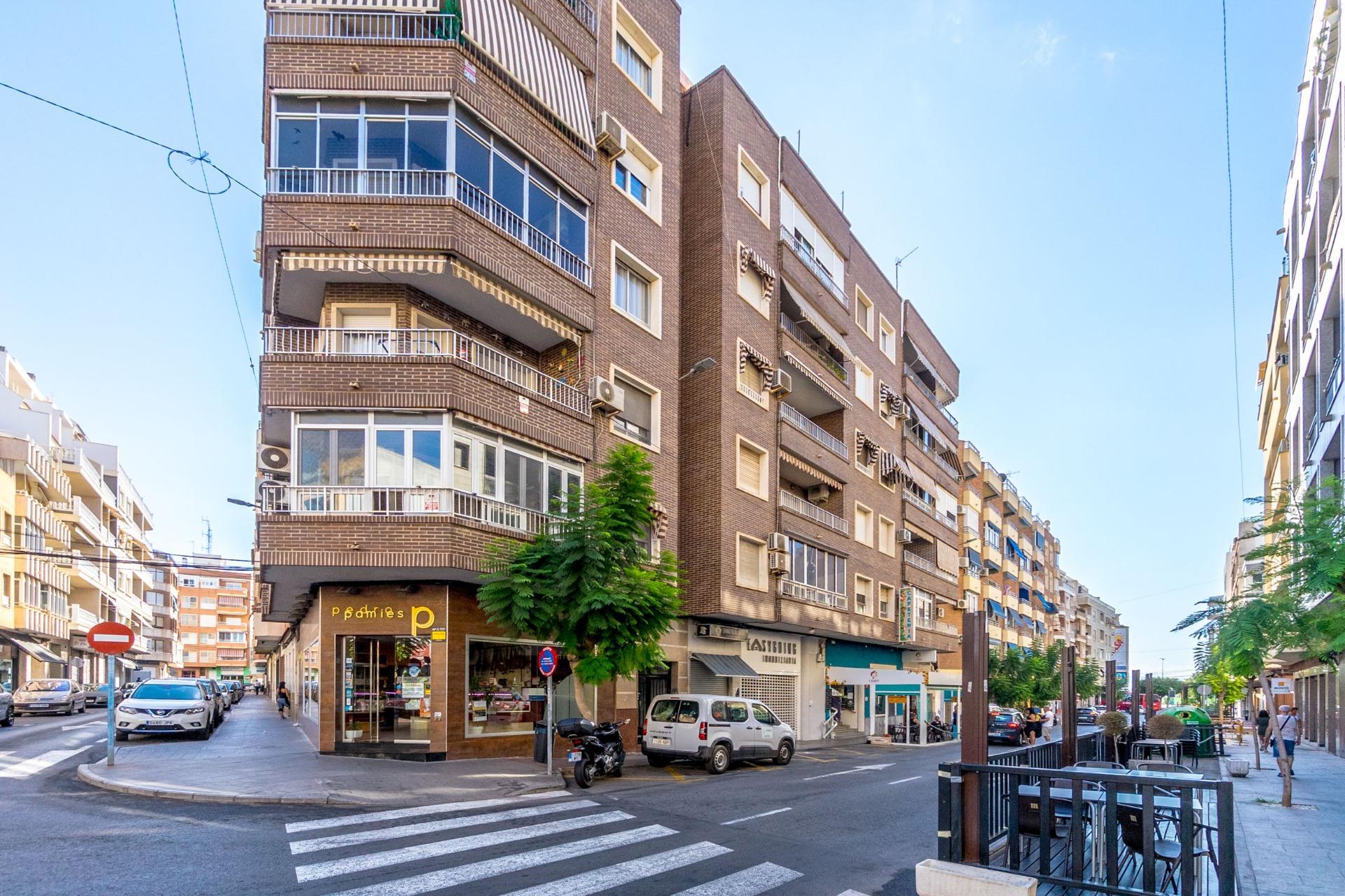 Pool area in apartment for sale in Torrevieja