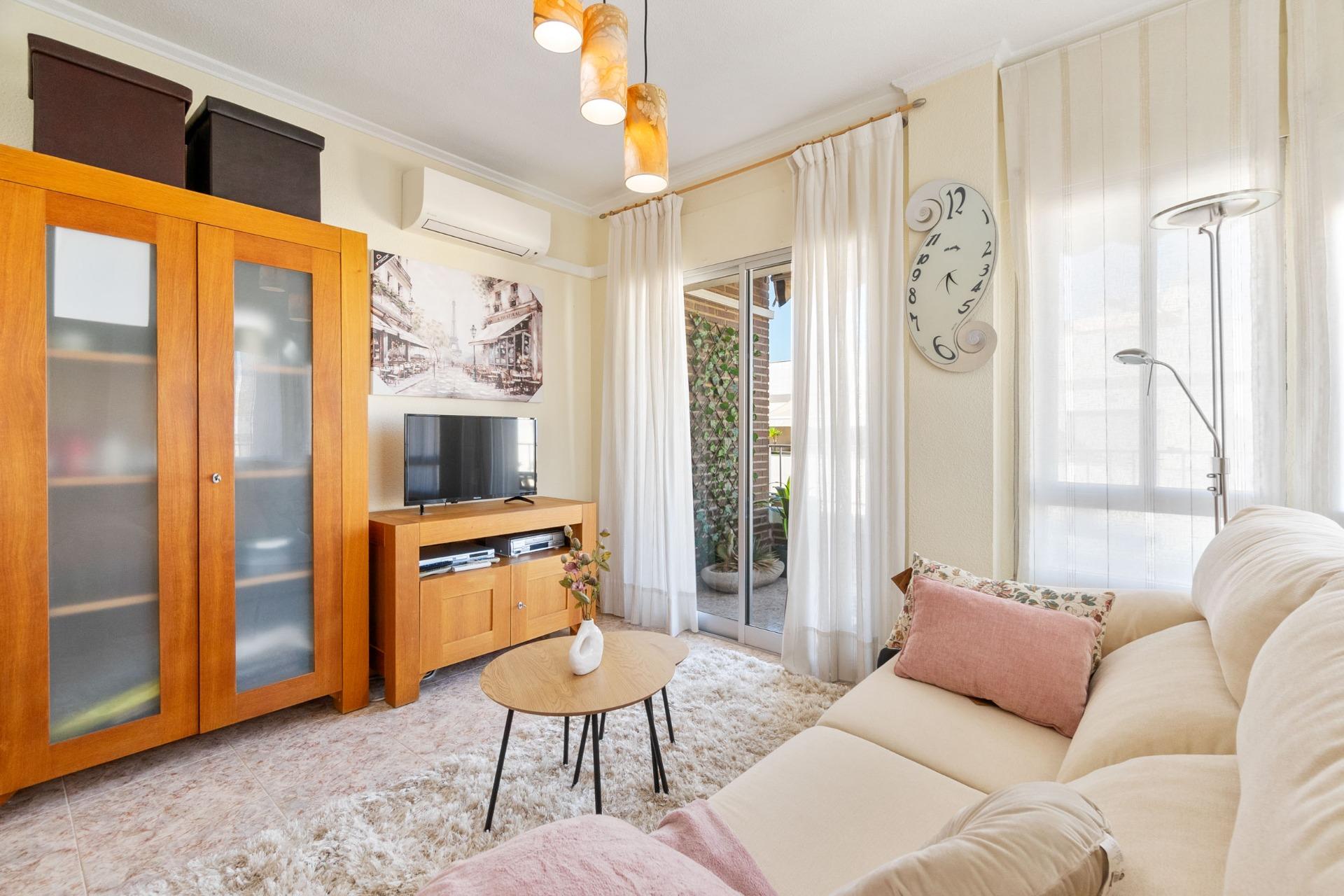 3-Bedroom Apartment with Terrace, Parking and Storage Room, 150 meters from Torrevieja Marina Spacio