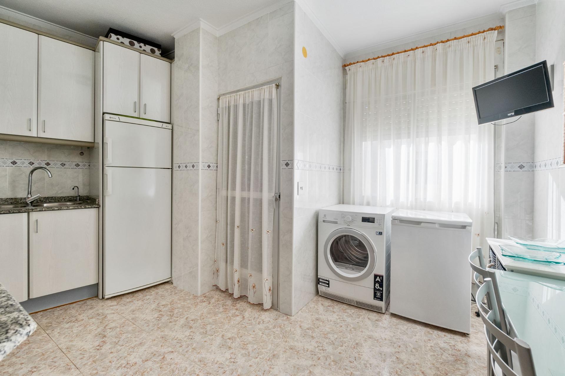 Bedroom in apartment for sale in Torrevieja
