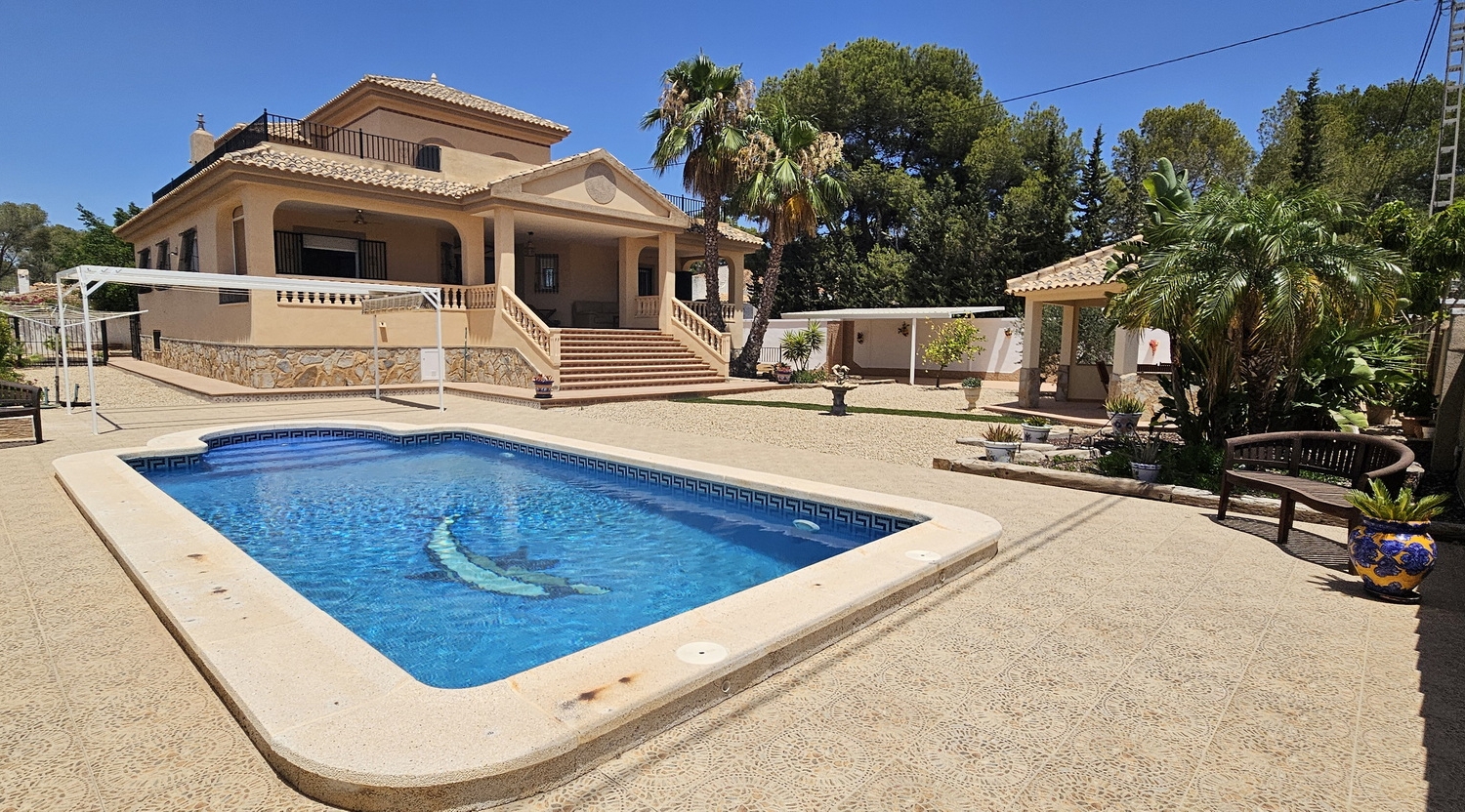 This stunning property is ideal for those who appreciate open views, nature walks, and the tranquili
