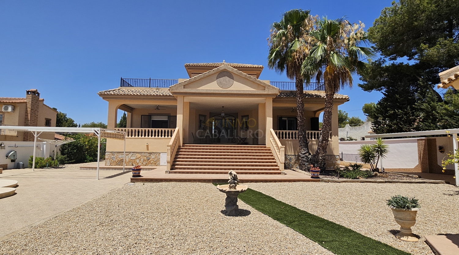 Dining area in villa for sale in Pinar de Campoverde