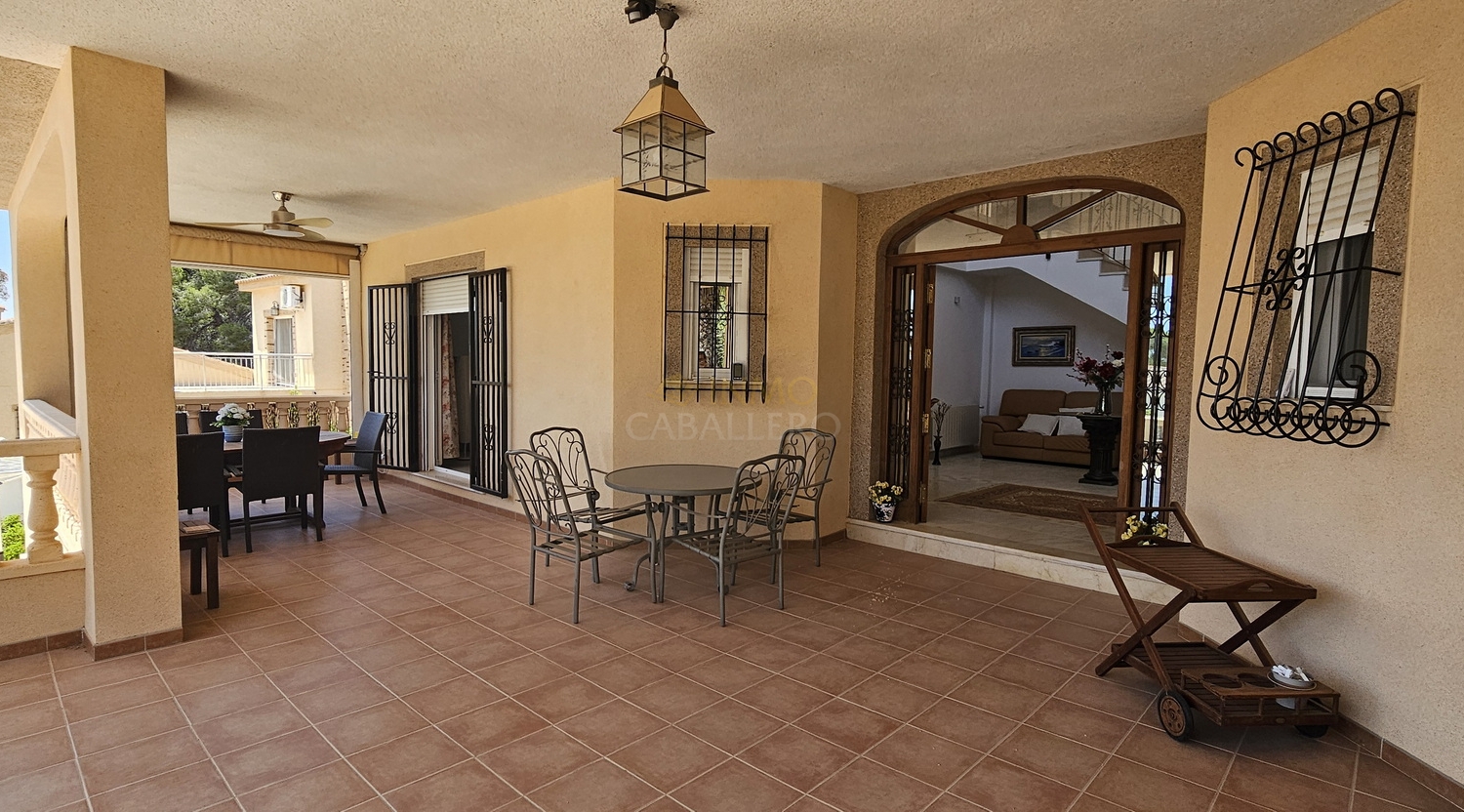Bedroom in villa for sale in Pinar de Campoverde