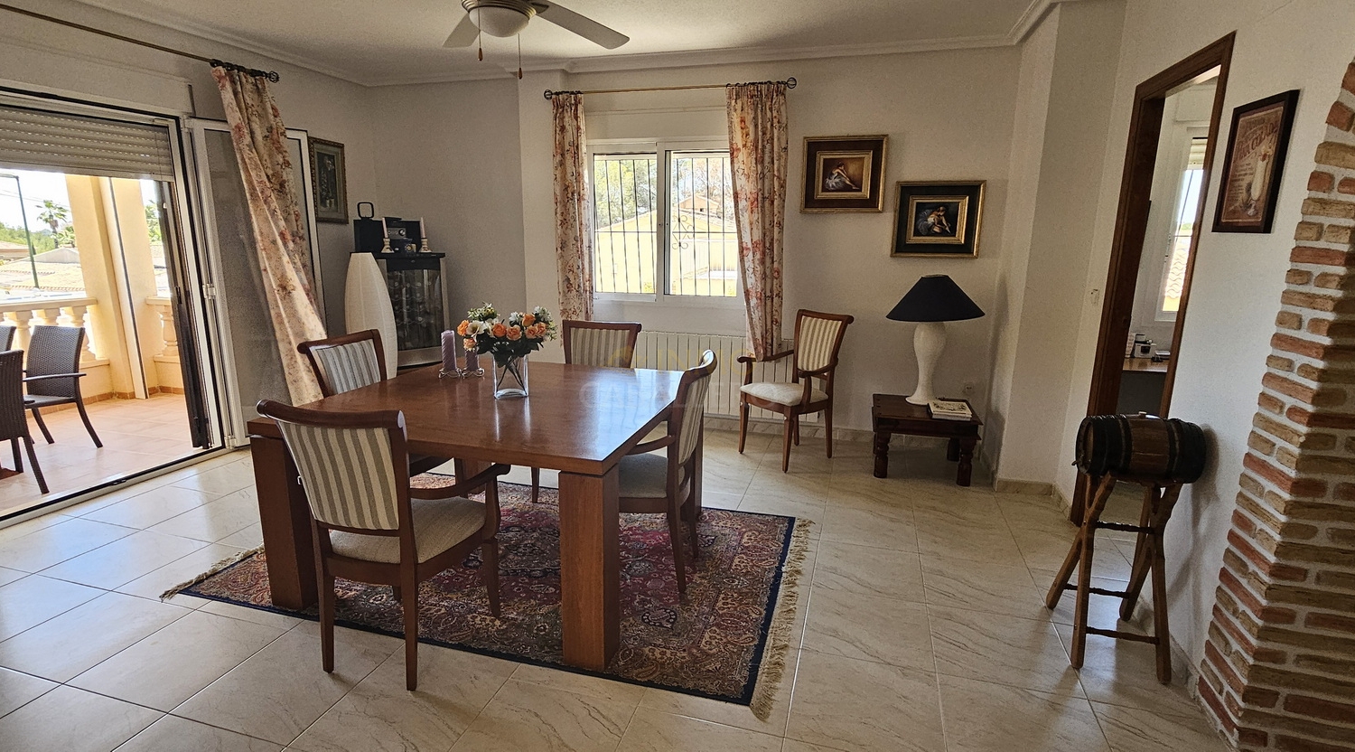 Dining area in villa for sale in Pinar de Campoverde