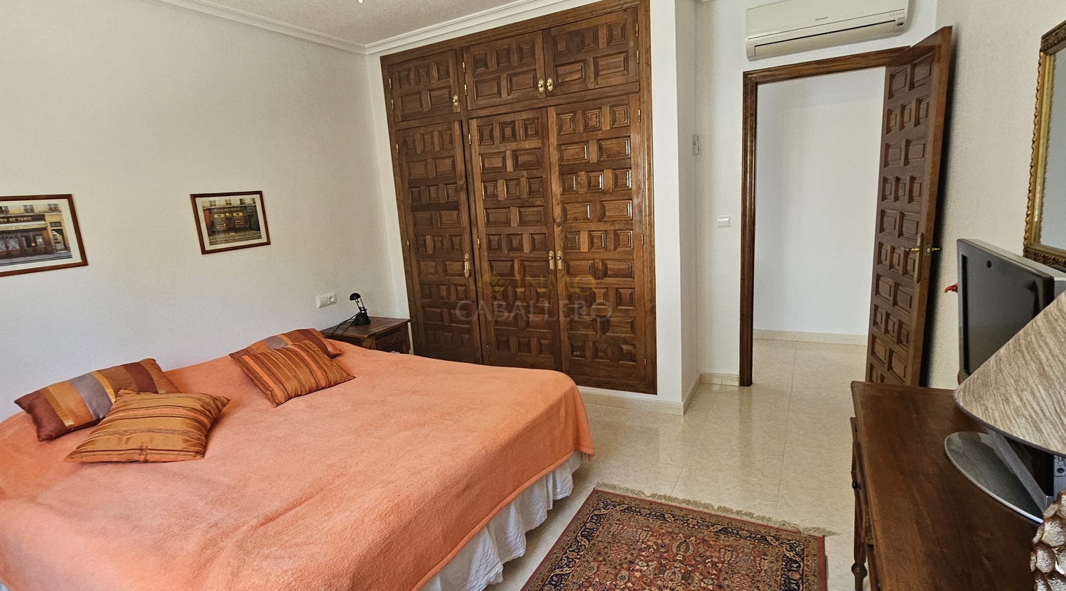 Master bedroom in villa for sale in Pinar de Campoverde