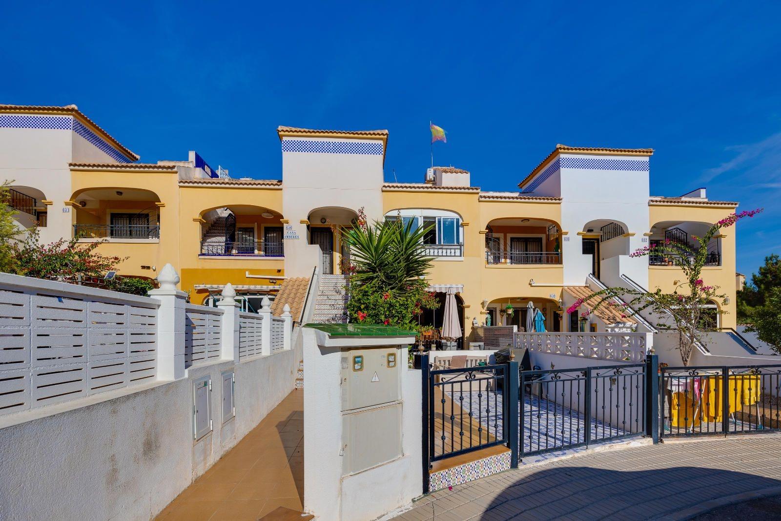 Bedrooms: 2, Bathrooms: 1, Bungalow in Orihuela Costa, Alicante, Spain
