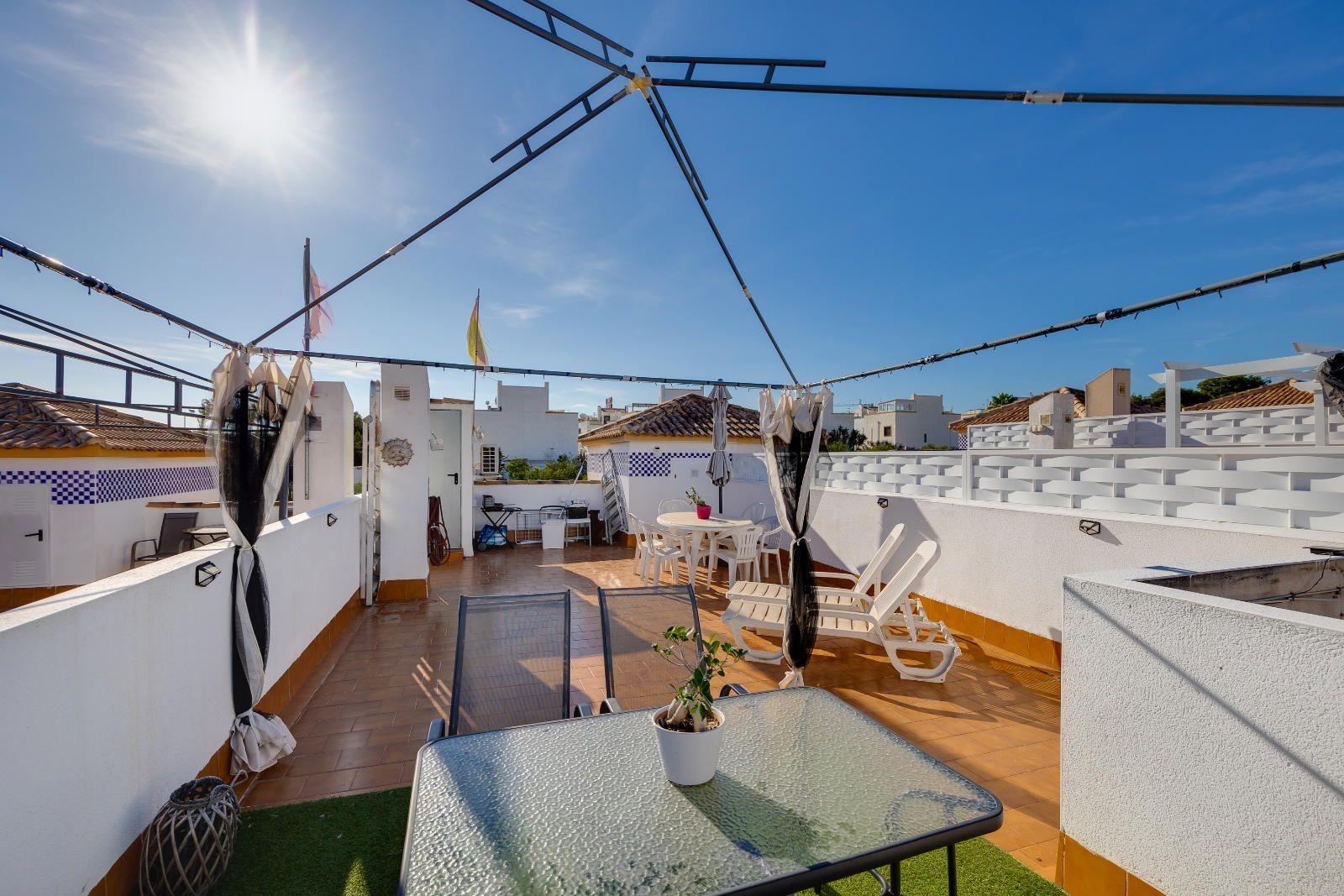 Garden in bungalow for sale in Orihuela Costa