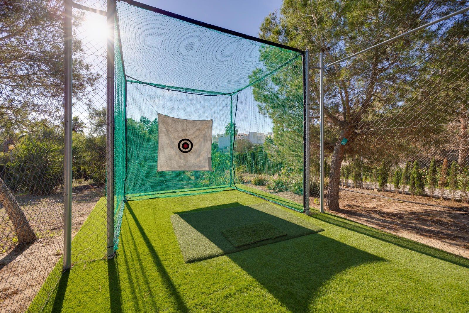 Garden in bungalow for sale in Orihuela Costa