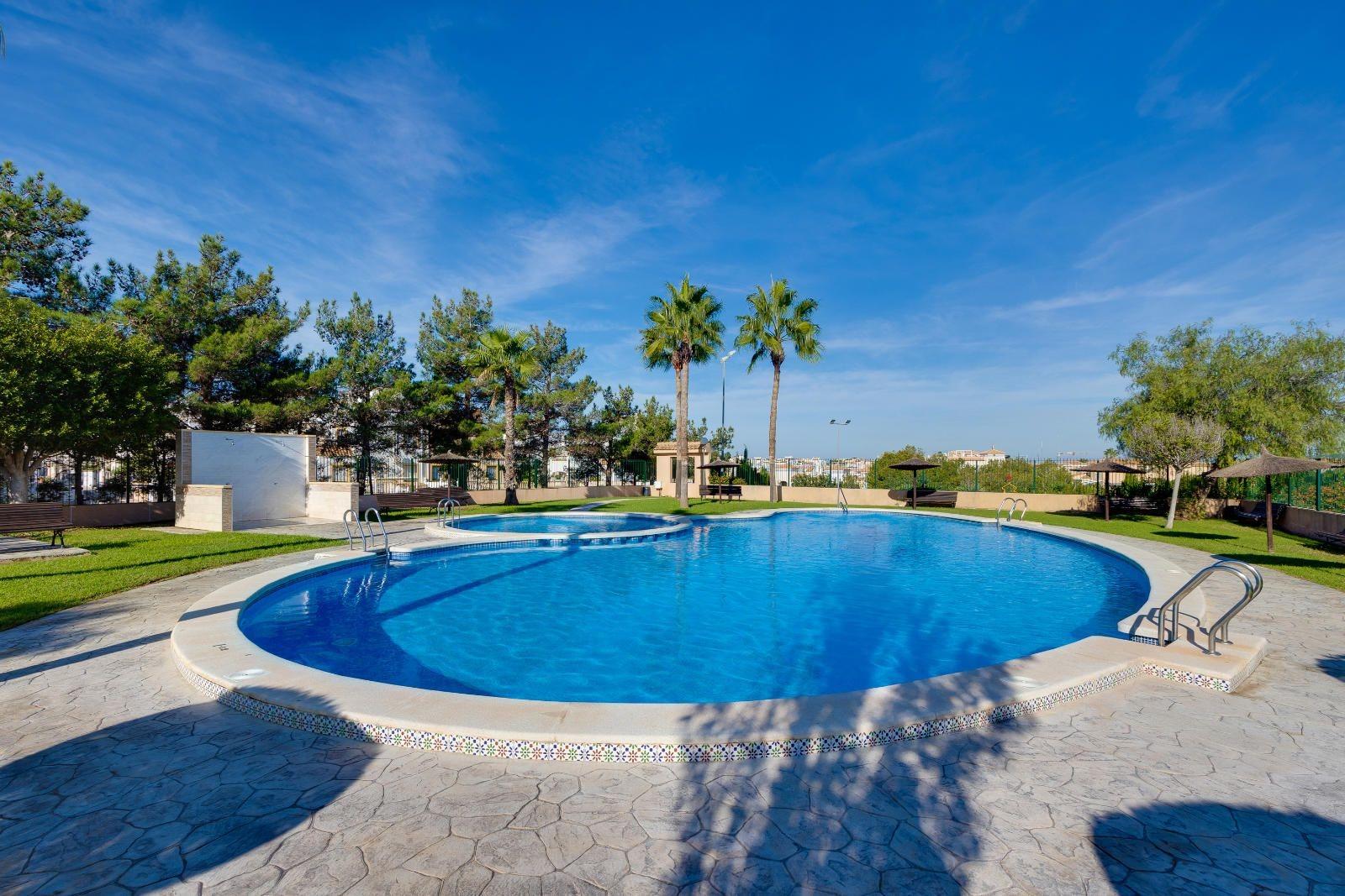Bedroom in bungalow for sale in Orihuela Costa
