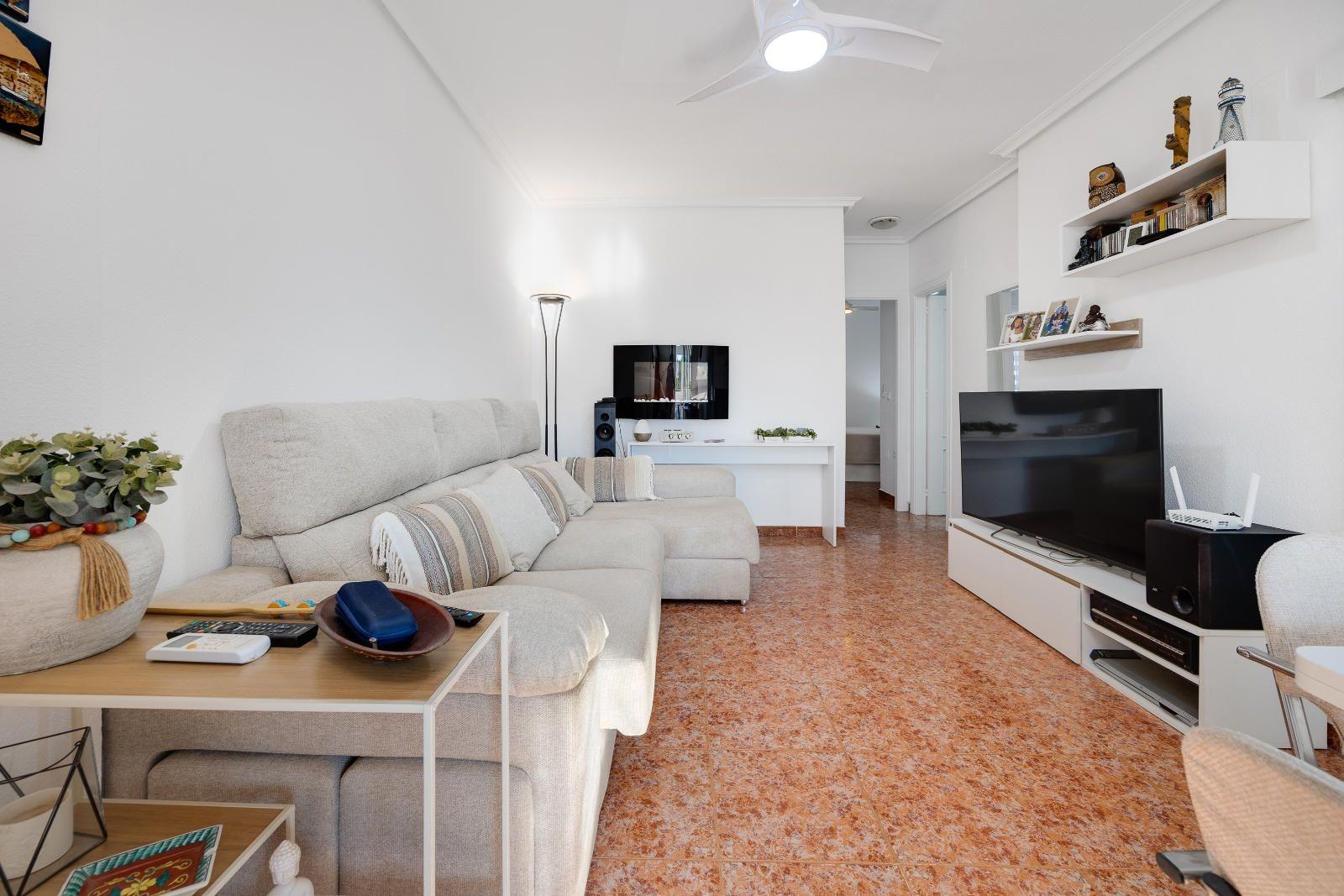 Bedrooms: 2, Bathrooms: 1, Bungalow in Orihuela Costa, Alicante, Spain