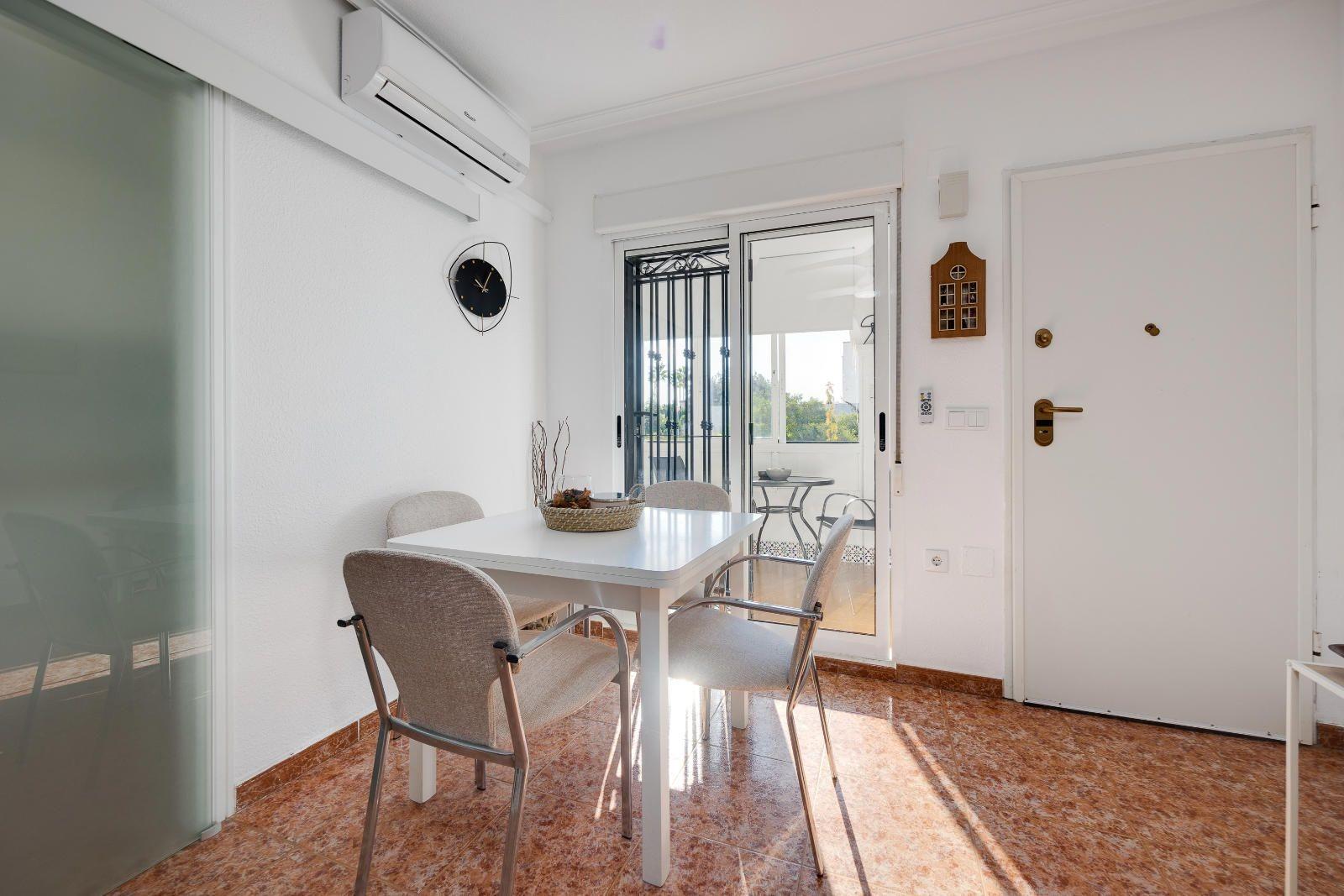 Dining area in bungalow for sale in Orihuela Costa