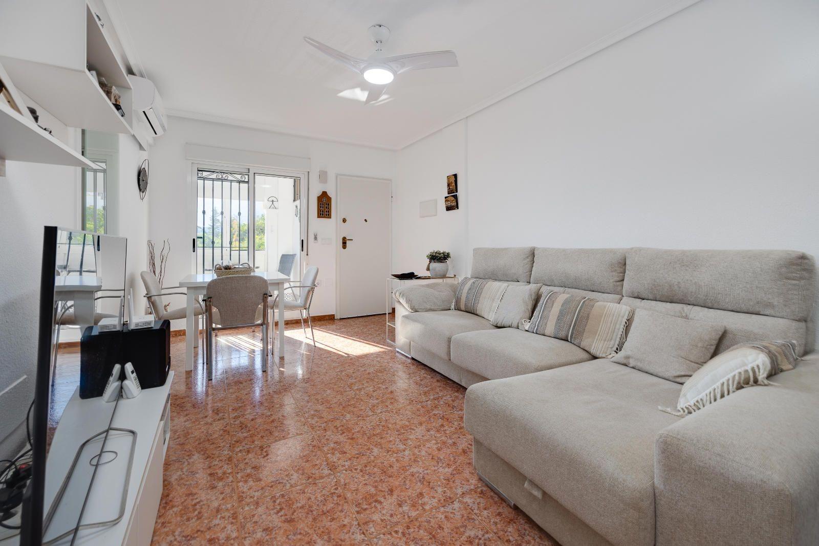 Bedroom in bungalow for sale in Orihuela Costa