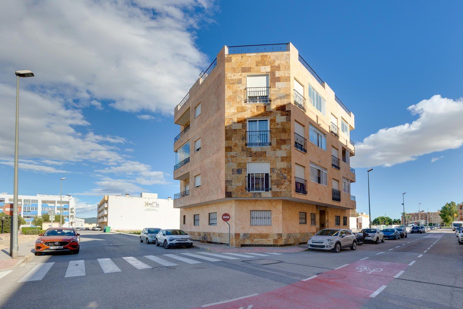 Bedrooms: 3, Bathrooms: 2, Penthouse in Almoradi, Alicante, Spain