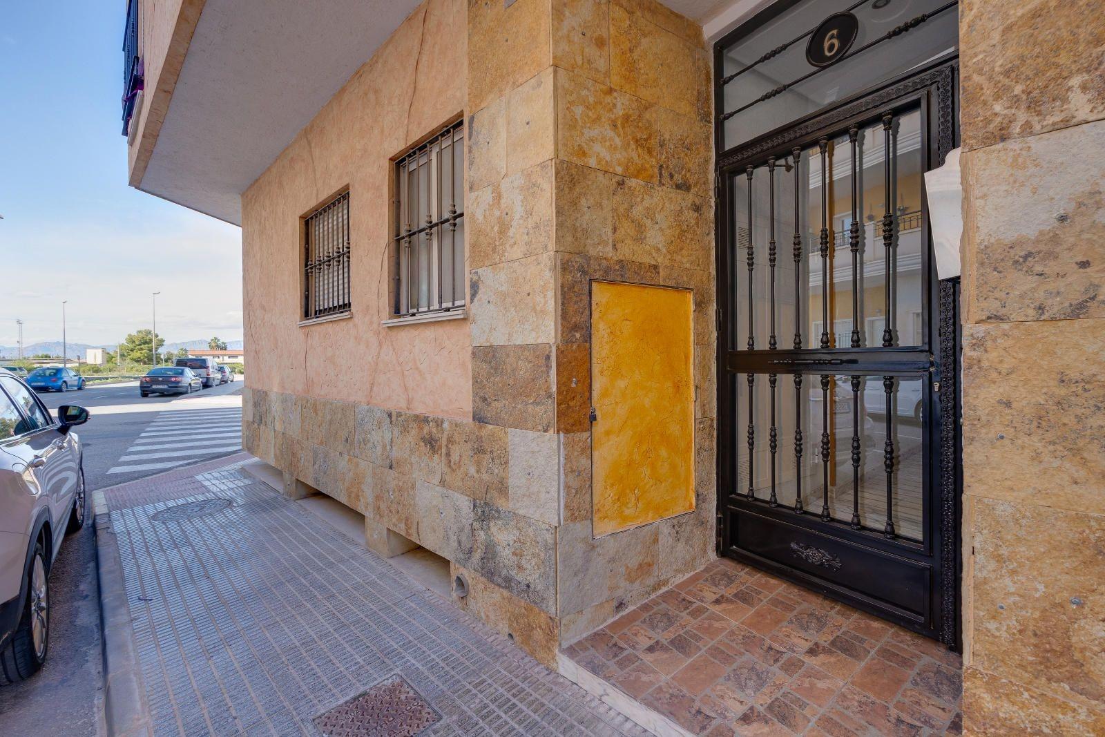Bedrooms: 3, Bathrooms: 2, Penthouse in Almoradi, Alicante, Spain