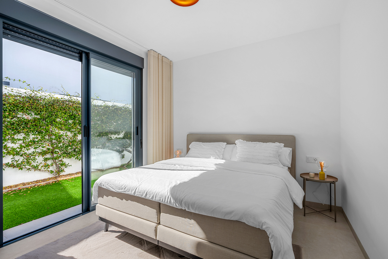 Bedroom in villa for sale in Mar de Cristal