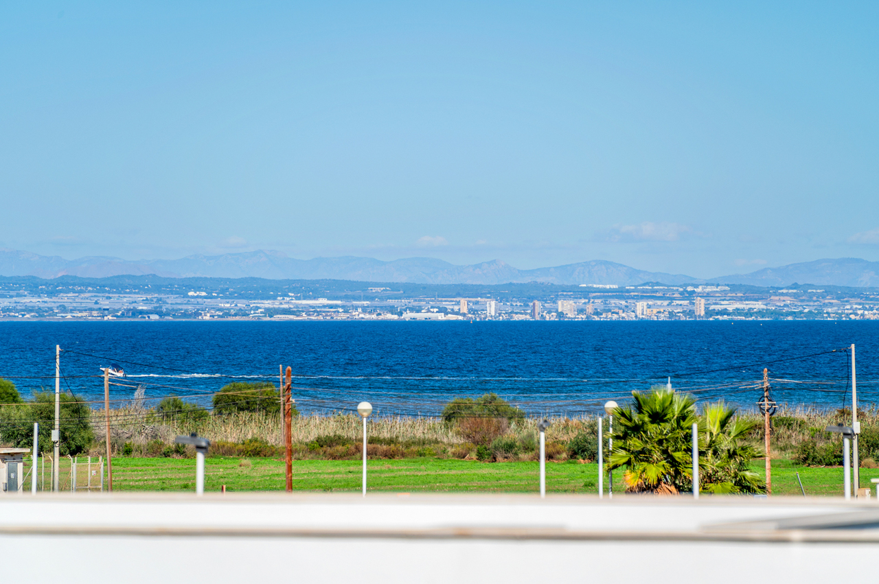 Terrace in villa for sale in Mar de Cristal