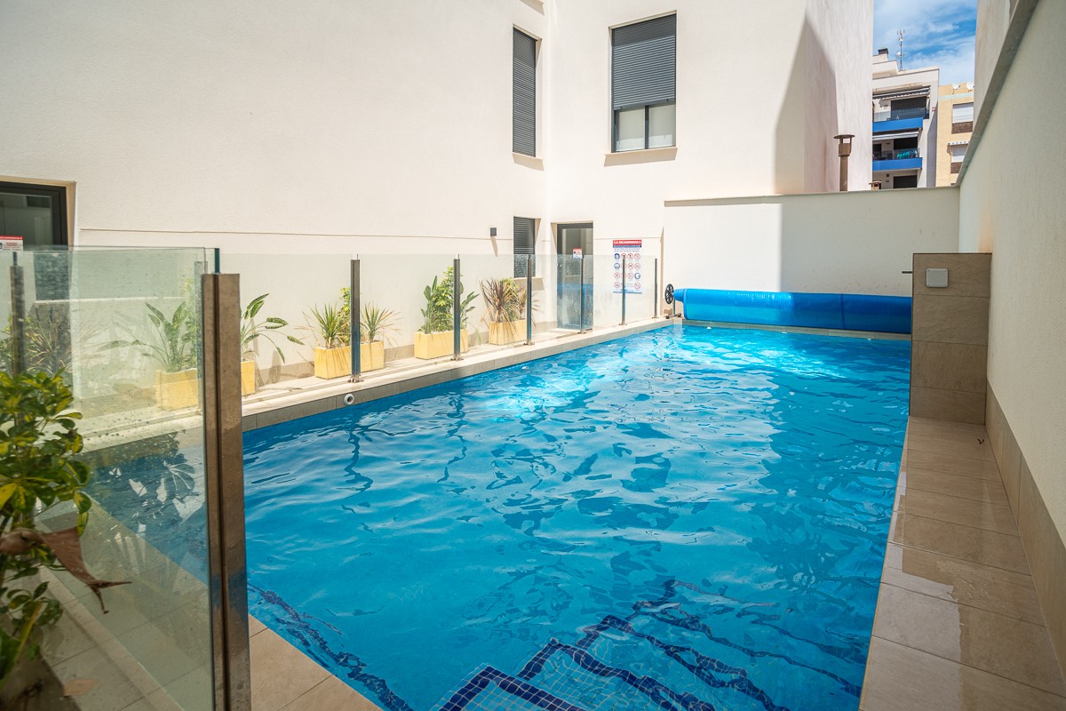 Bedroom in apartment for sale in Torrevieja