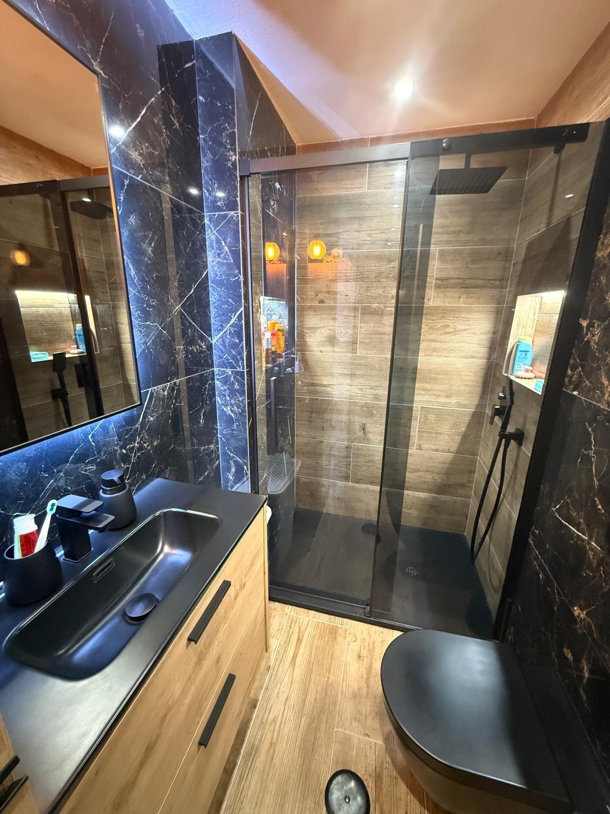 Master bedroom in apartment for sale in Torrevieja