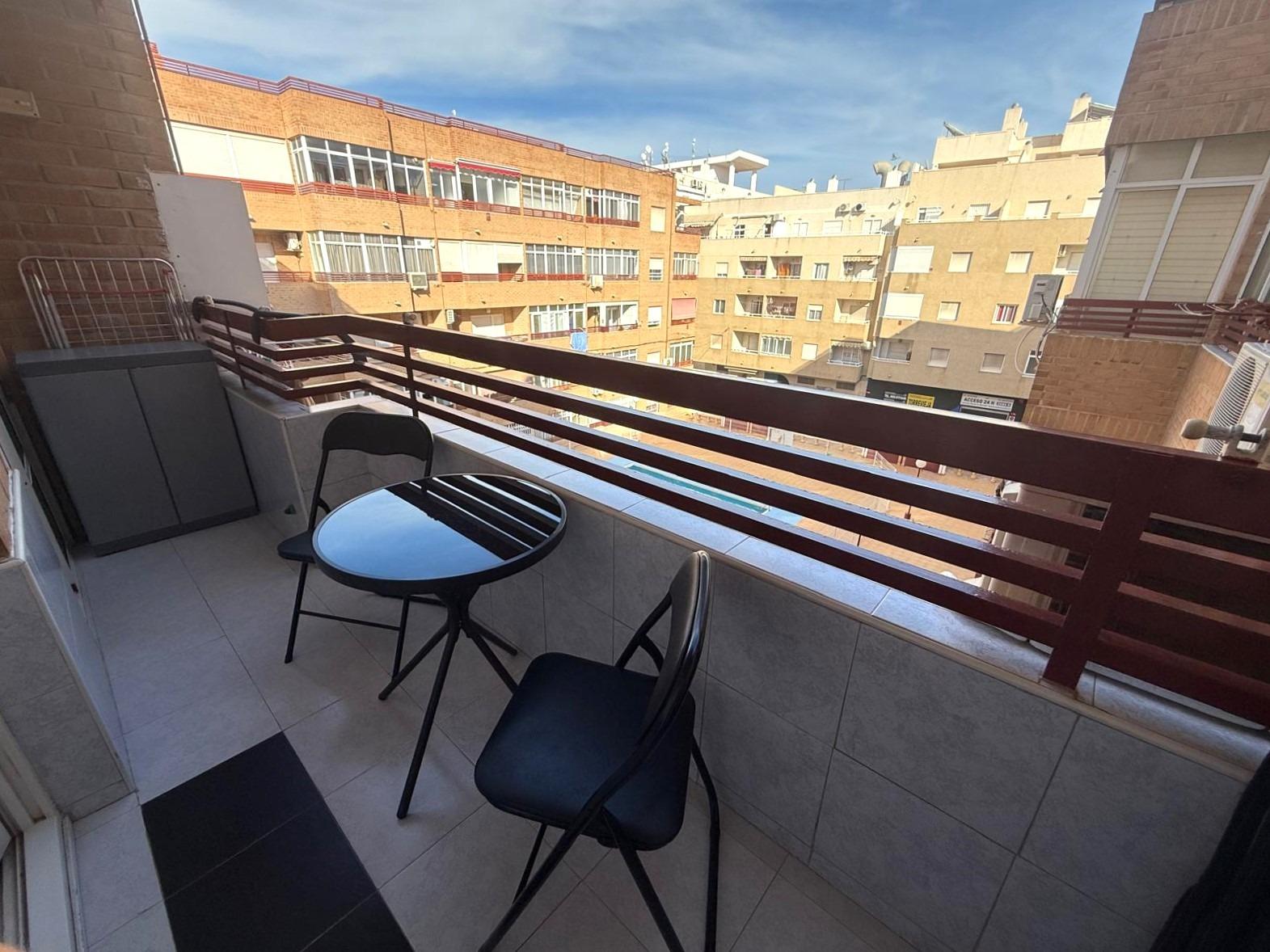 Bedroom in apartment for sale in Torrevieja