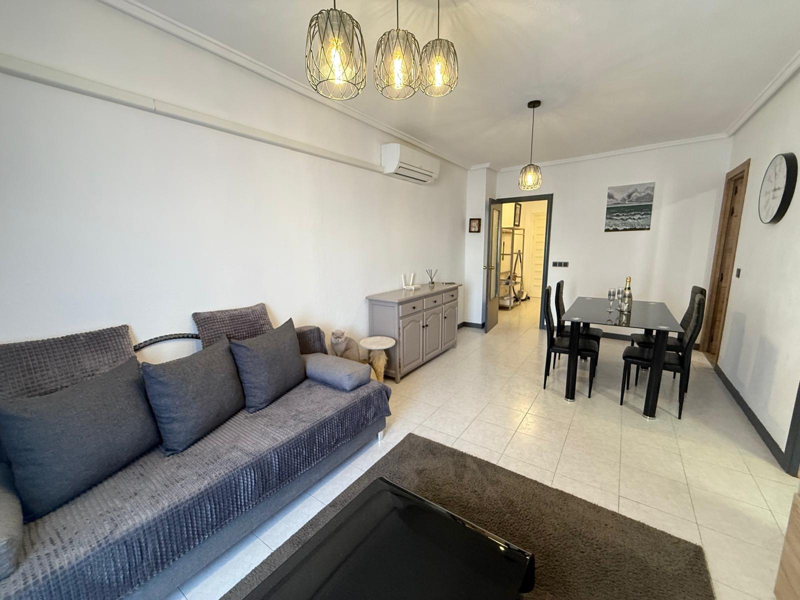 Refurbished one-bedroom flat with terrace and garage in Torrevieja This renovated flat combines comf