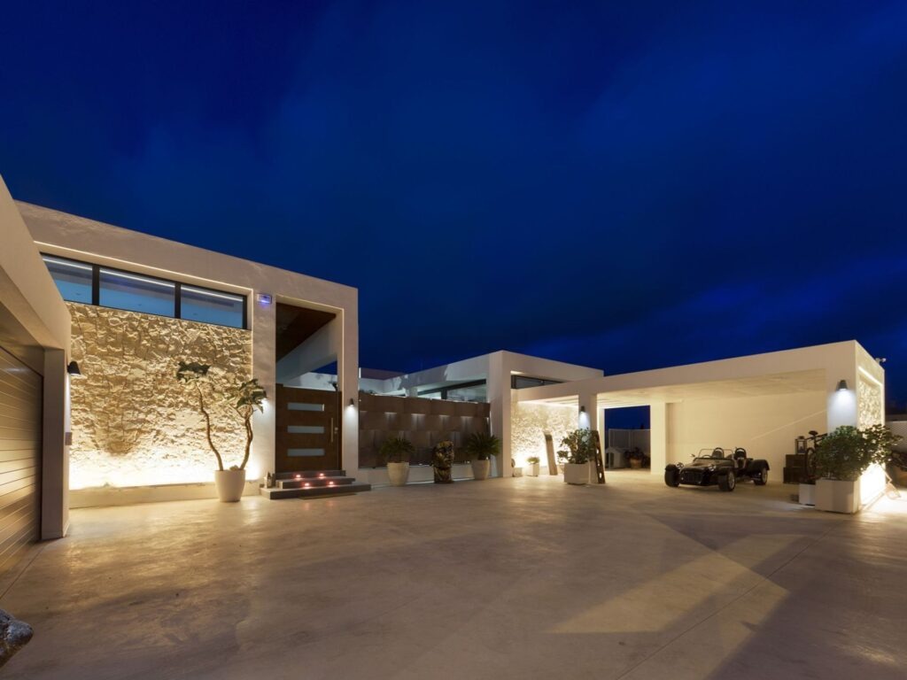 This is a fantastic opportunity to buy a unique and luxurious designer villa built by one of the bes