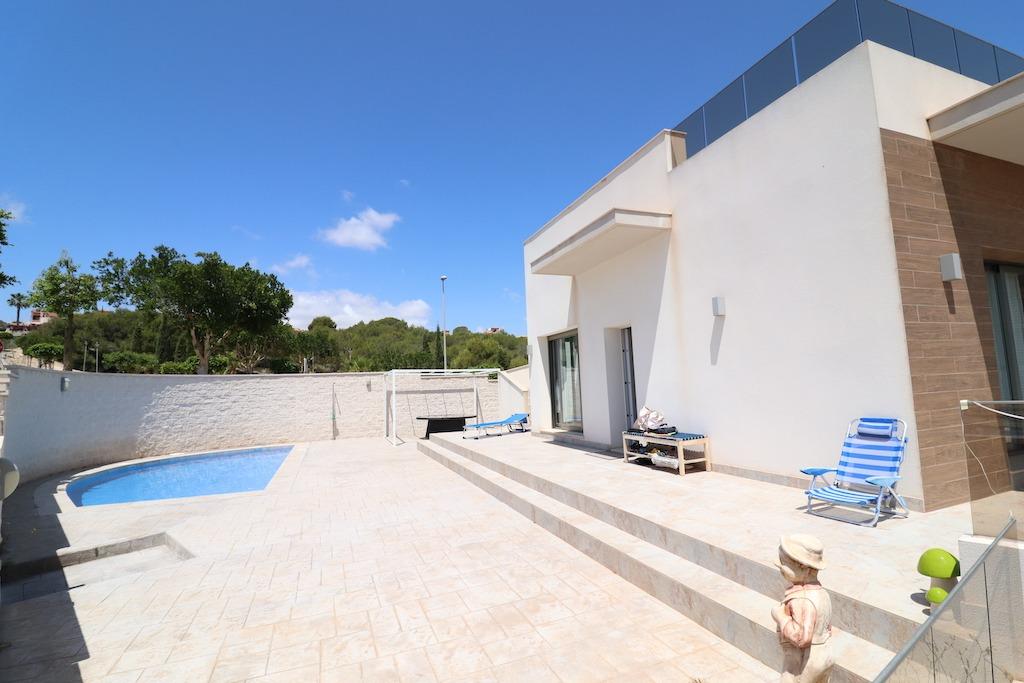 Master bedroom in villa for sale in San Miguel de Salinas