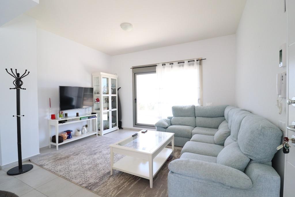 Pool area in villa for sale in San Miguel de Salinas