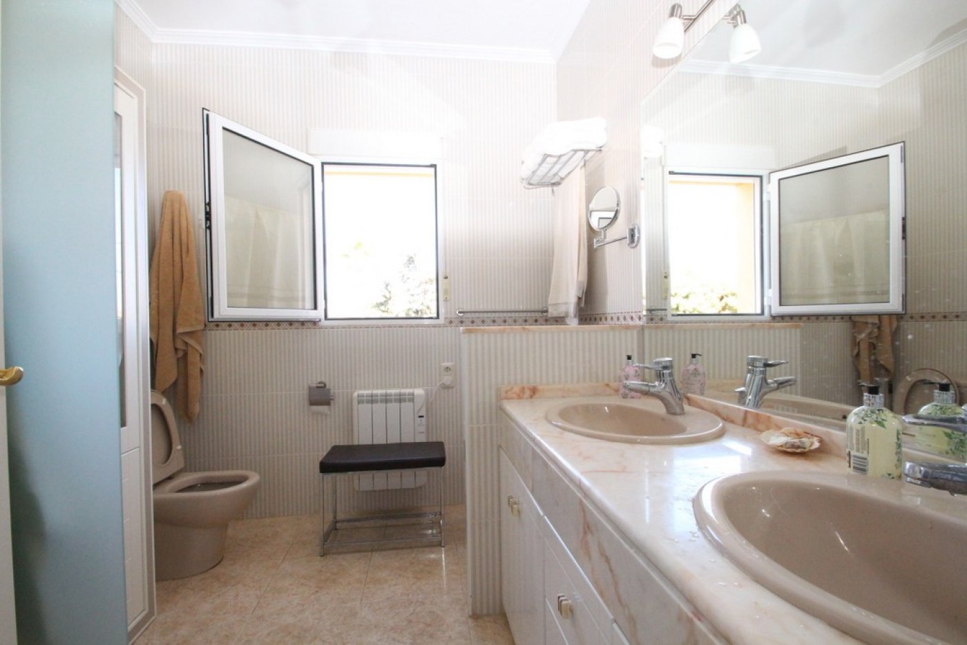 Bedroom in villa for sale in Orihuela Costa