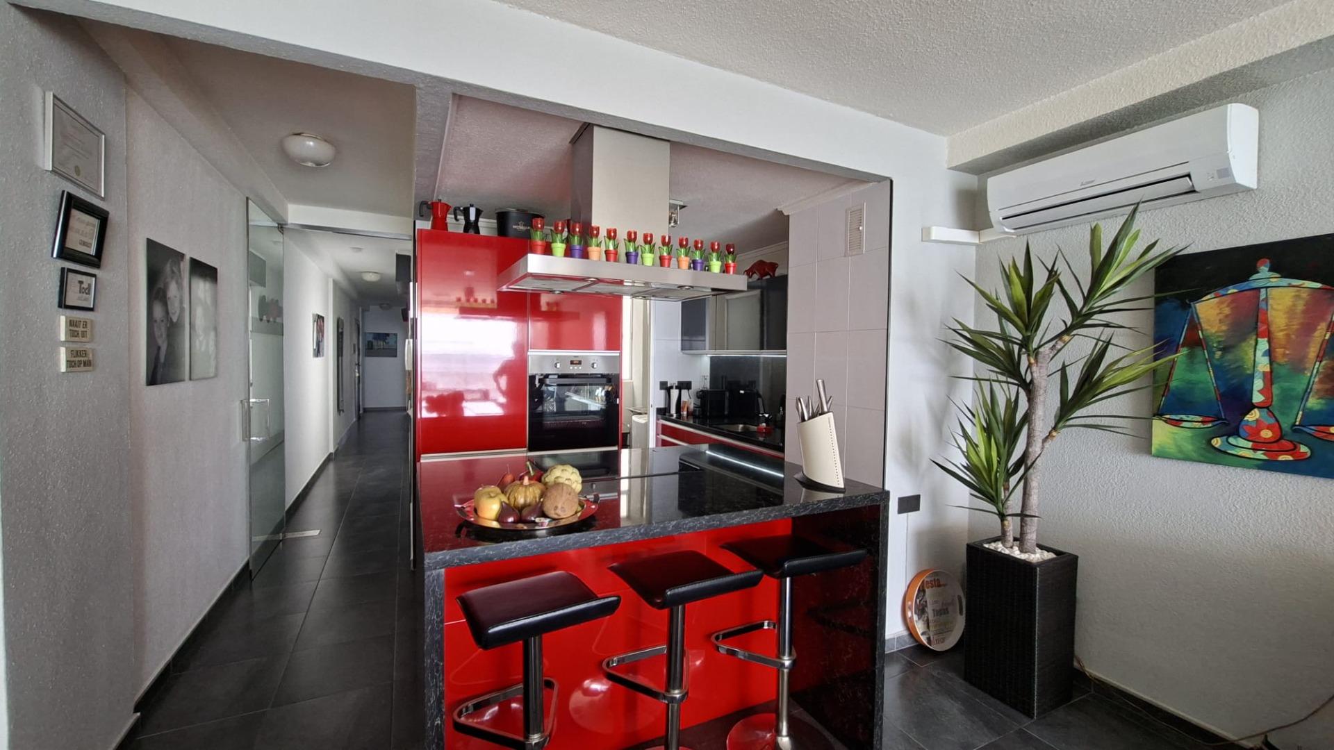 Terrace in apartment for sale in Torrevieja