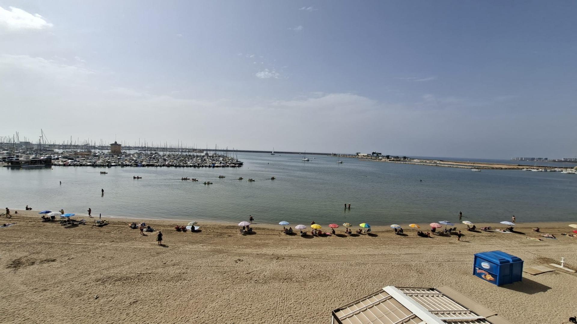 Bedroom in apartment for sale in Torrevieja