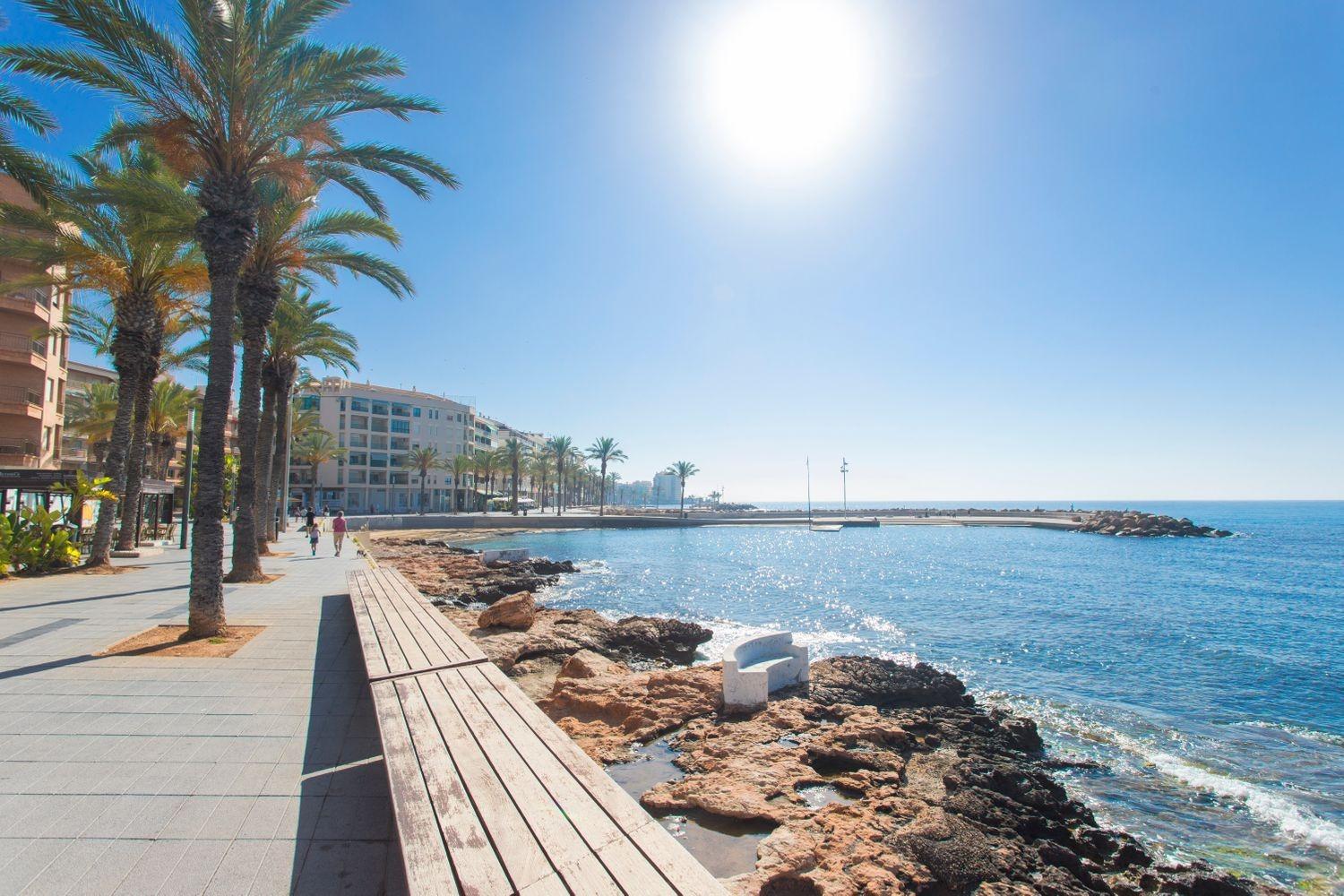 Kitchen in apartment for sale in Torrevieja