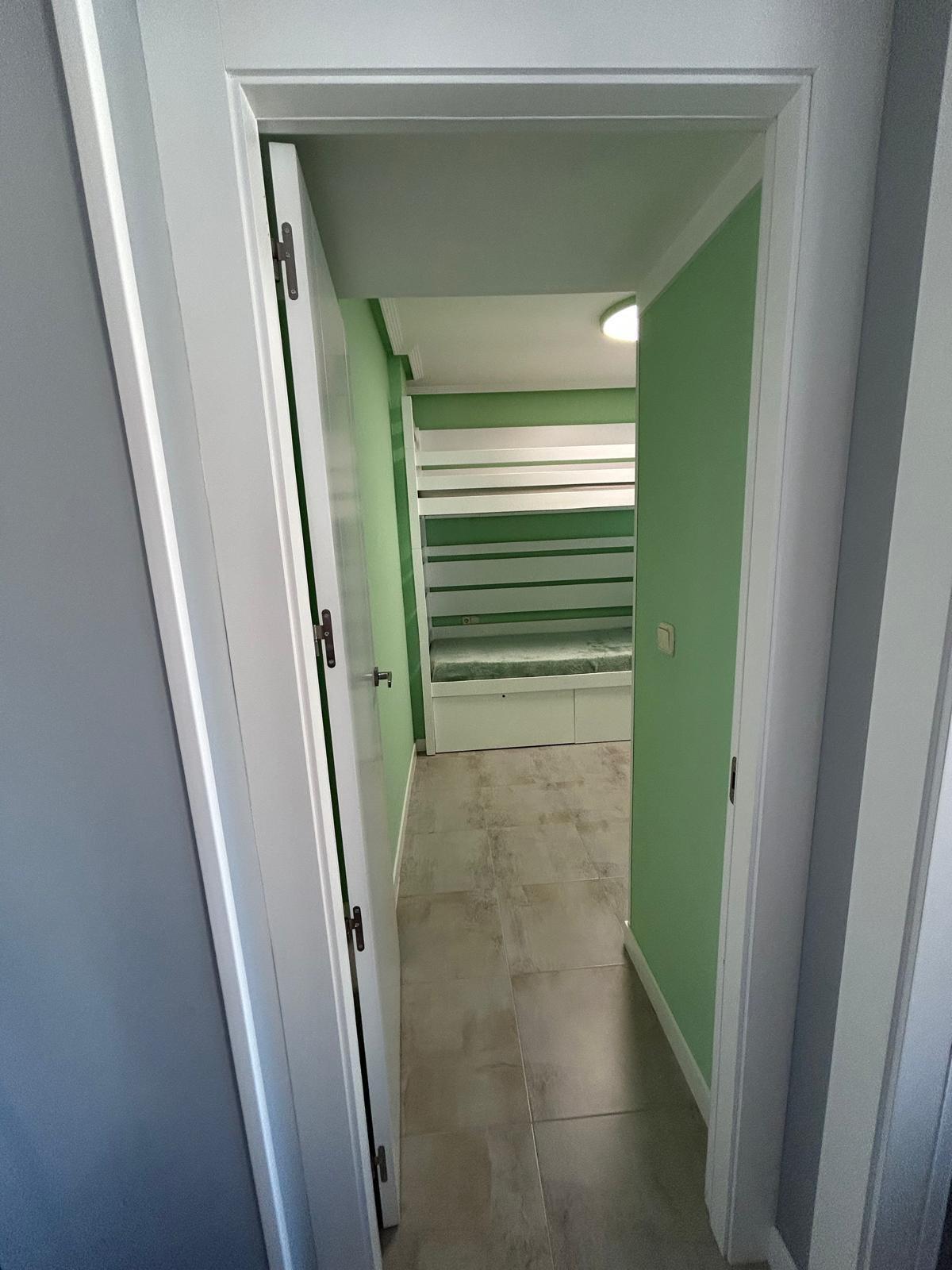 Bedroom in apartment for sale in Torrevieja
