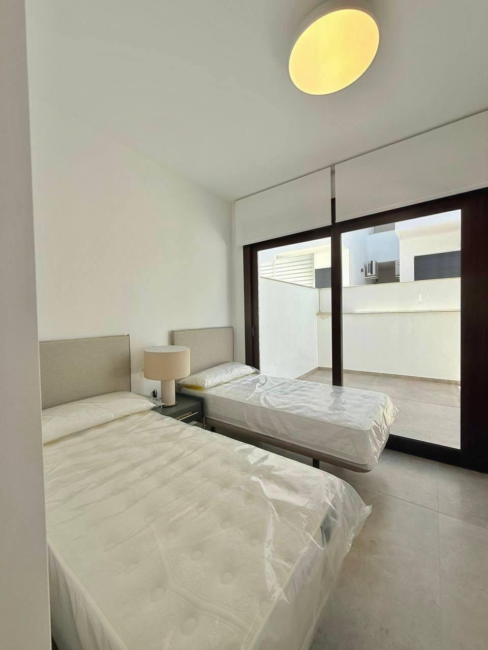 Bedroom in apartment for sale in Orihuela